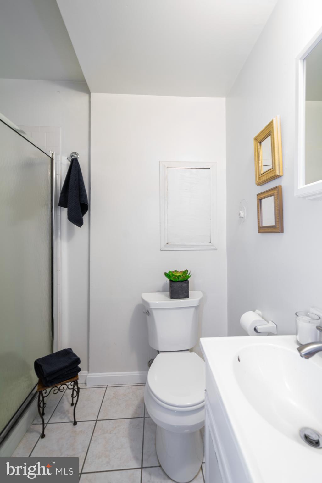 HALLS HILL - Residential