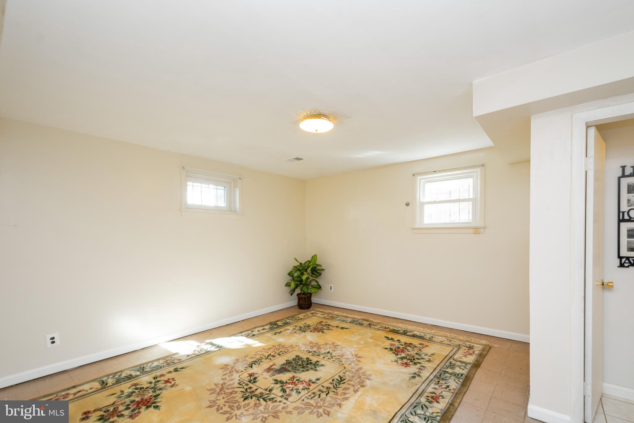 HALLS HILL - Residential