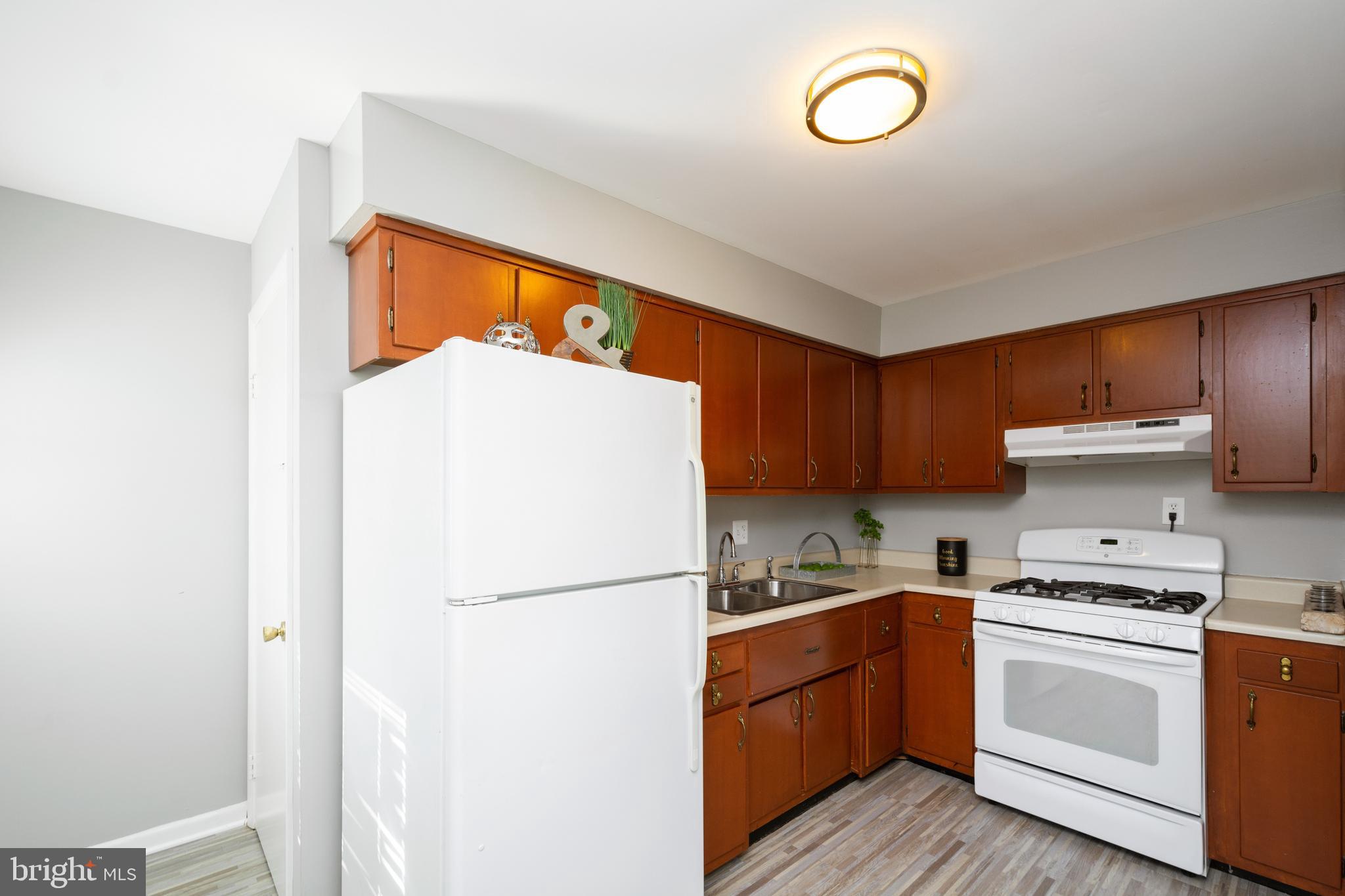 HALLS HILL - Residential