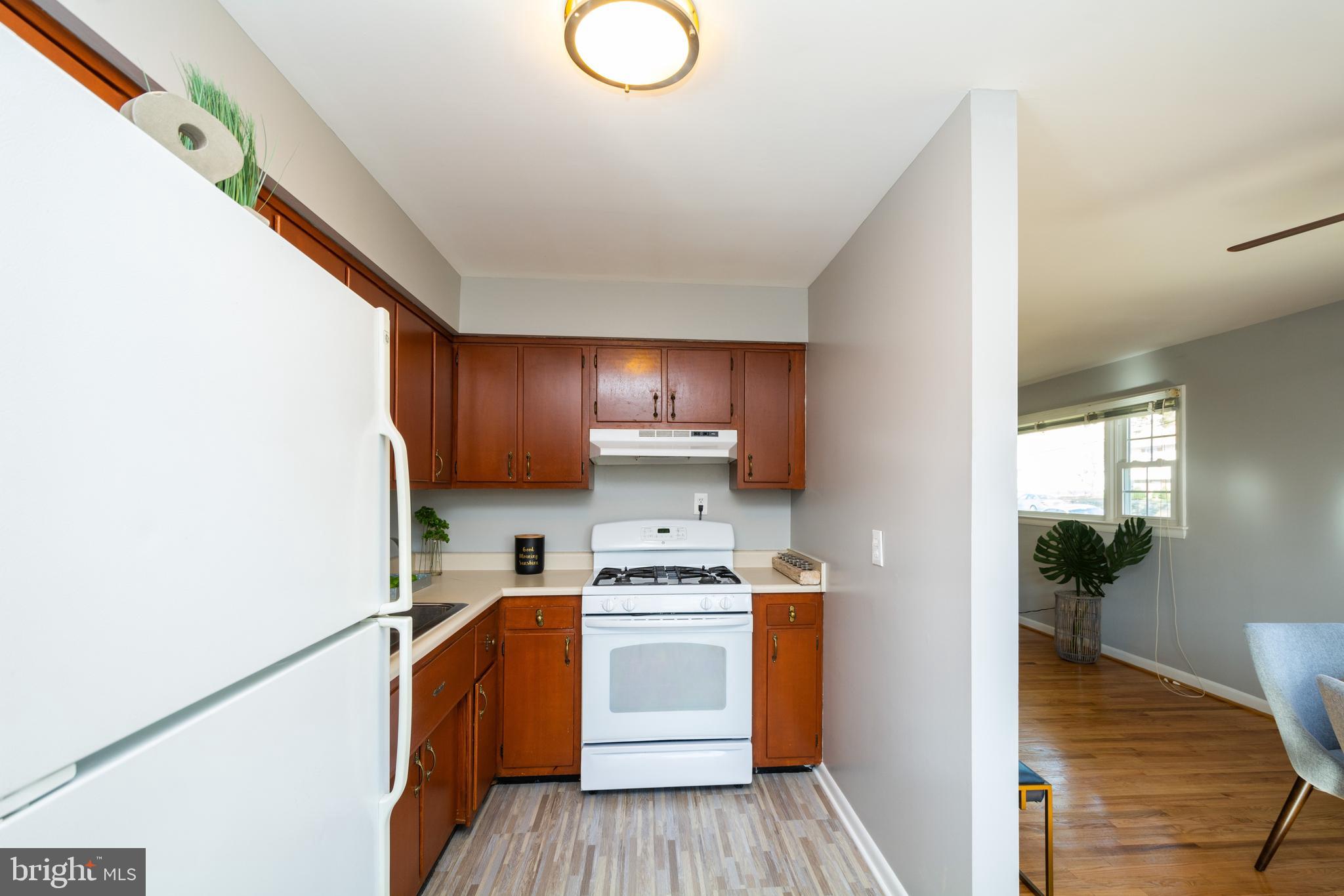 HALLS HILL - Residential