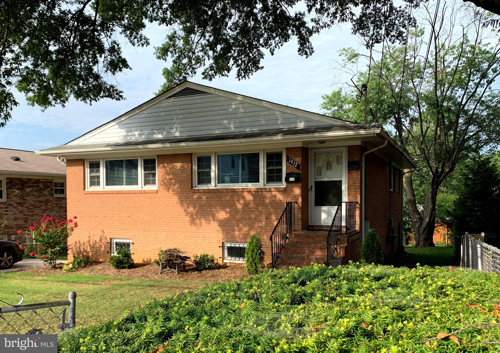 HALLS HILL - Residential