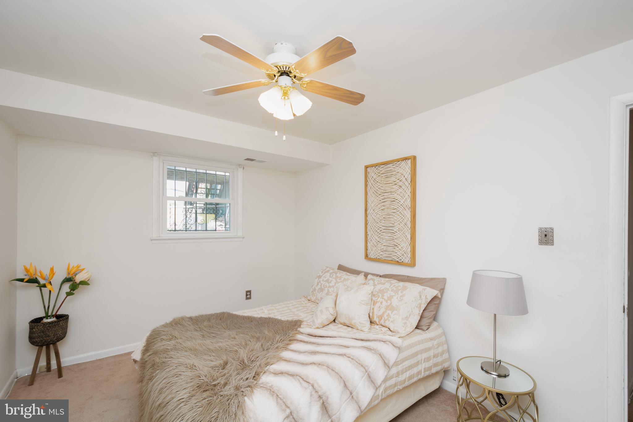 HALLS HILL - Residential