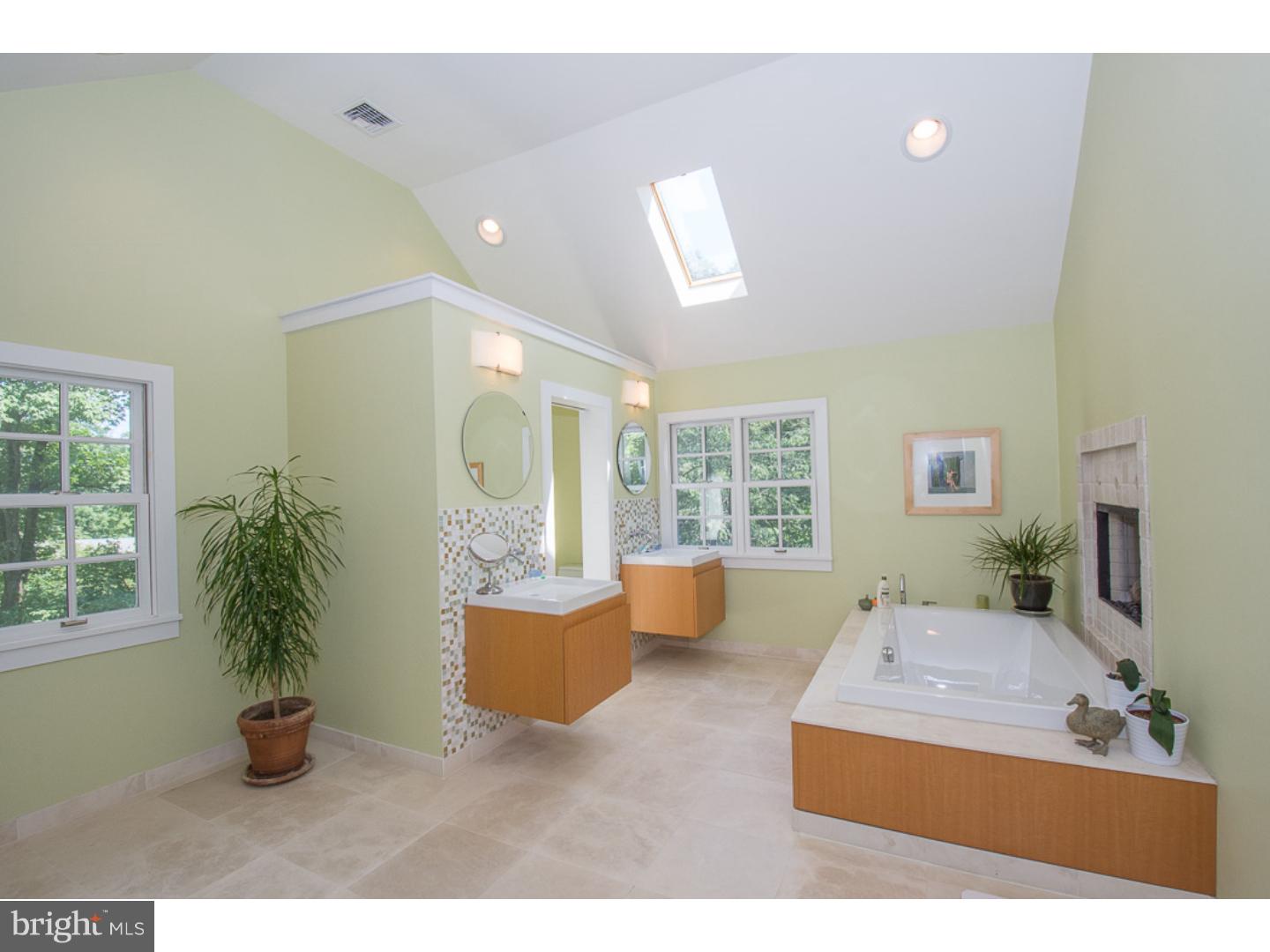 LAFAYETTE HILL - Residential