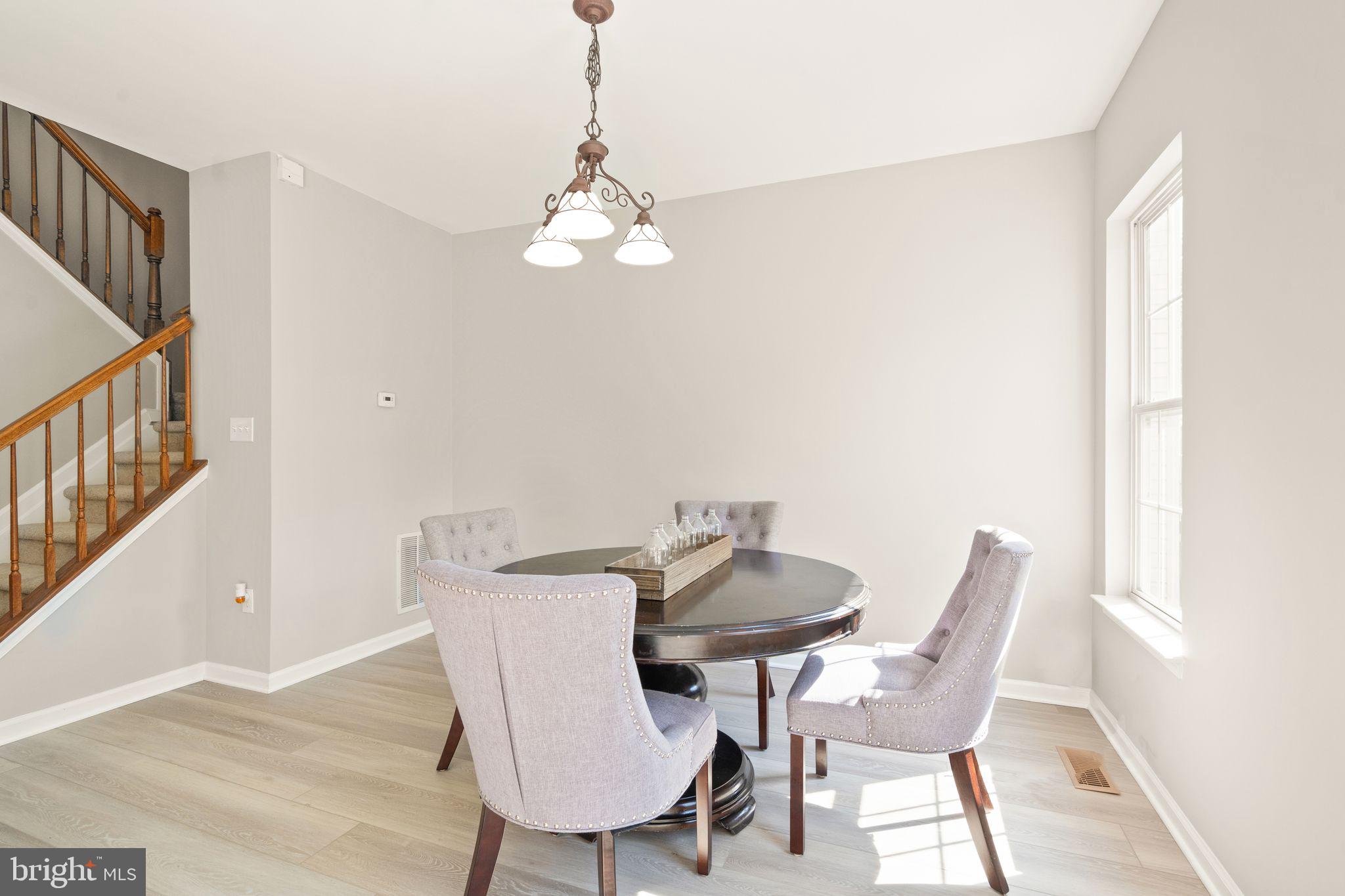 ASHBURN VILLAGE - Residential