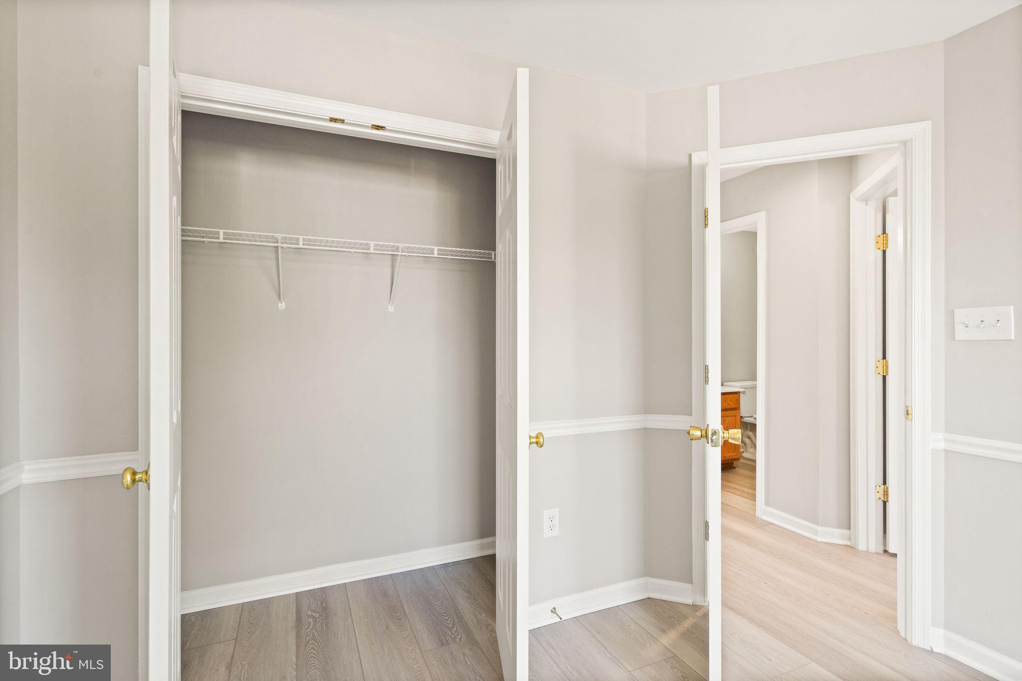 ASHBURN VILLAGE - Residential