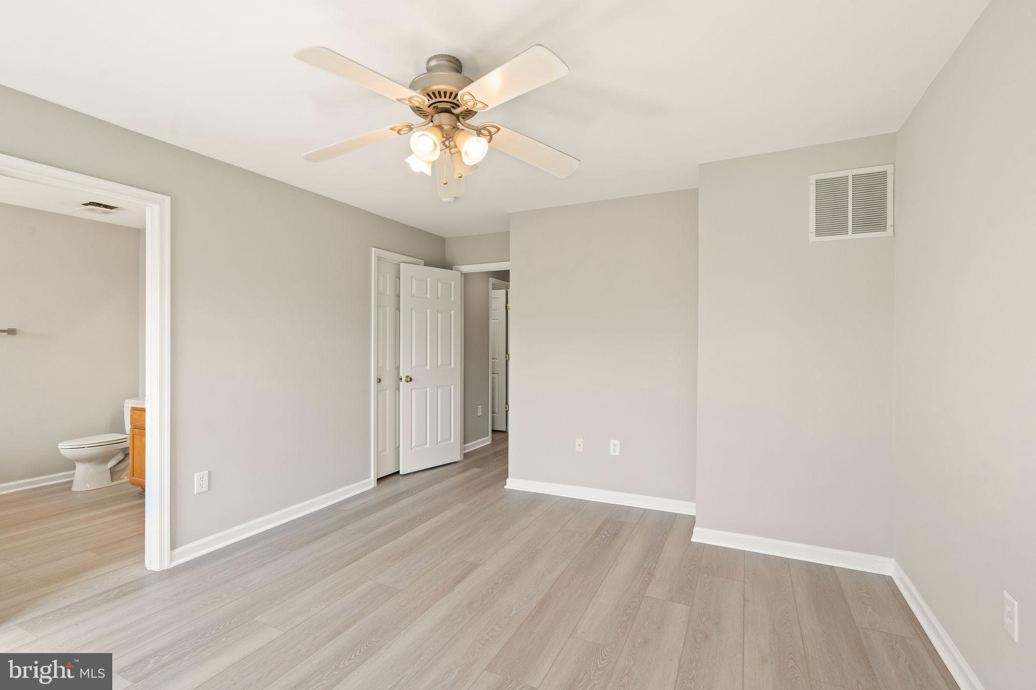 ASHBURN VILLAGE - Residential