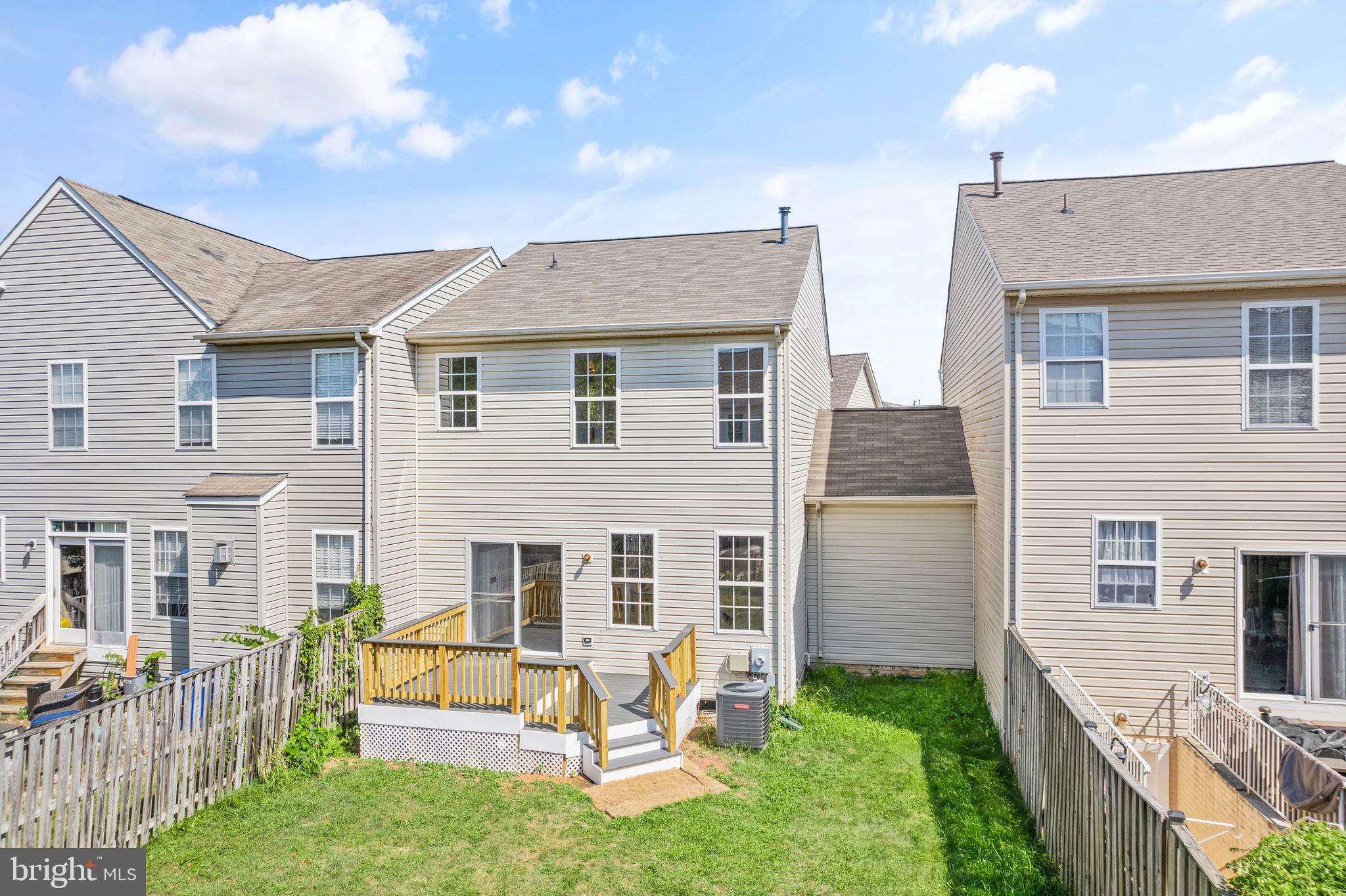 ASHBURN VILLAGE - Residential