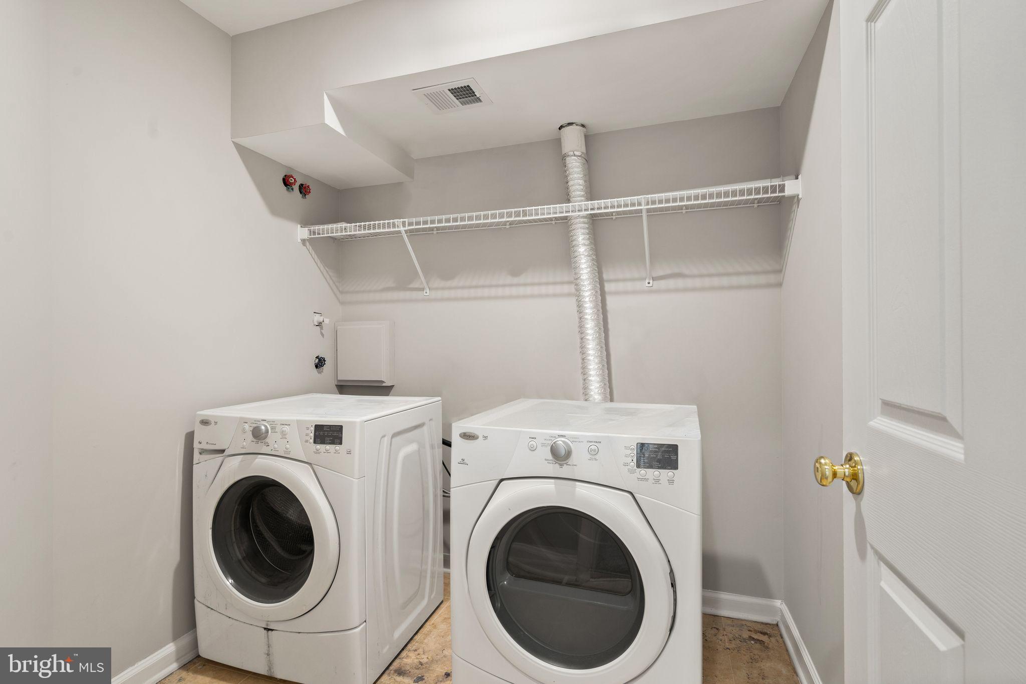 ASHBURN VILLAGE - Residential