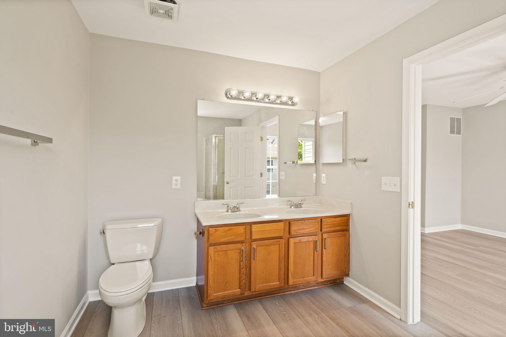 ASHBURN VILLAGE - Residential