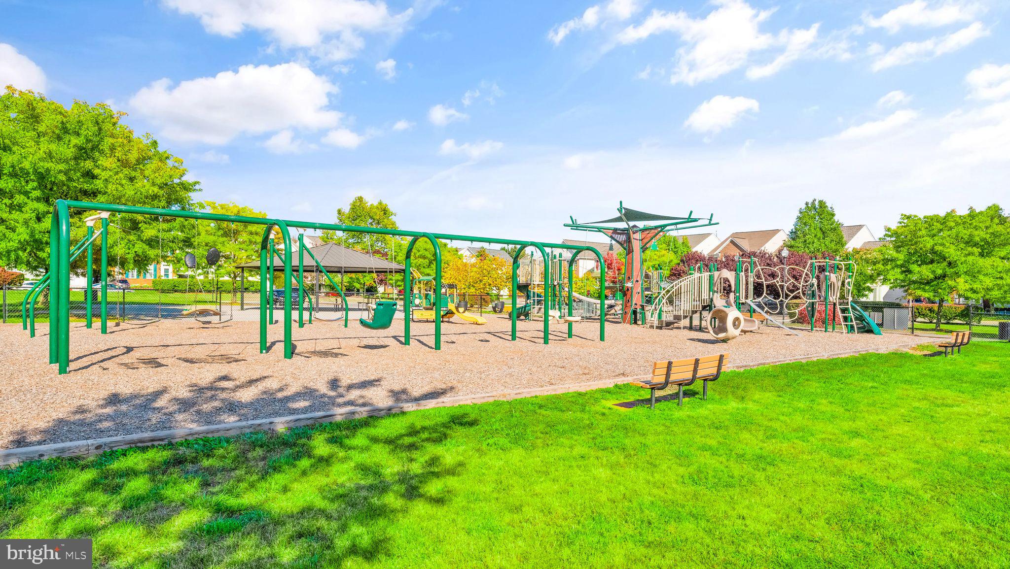 ASHBURN VILLAGE - Residential