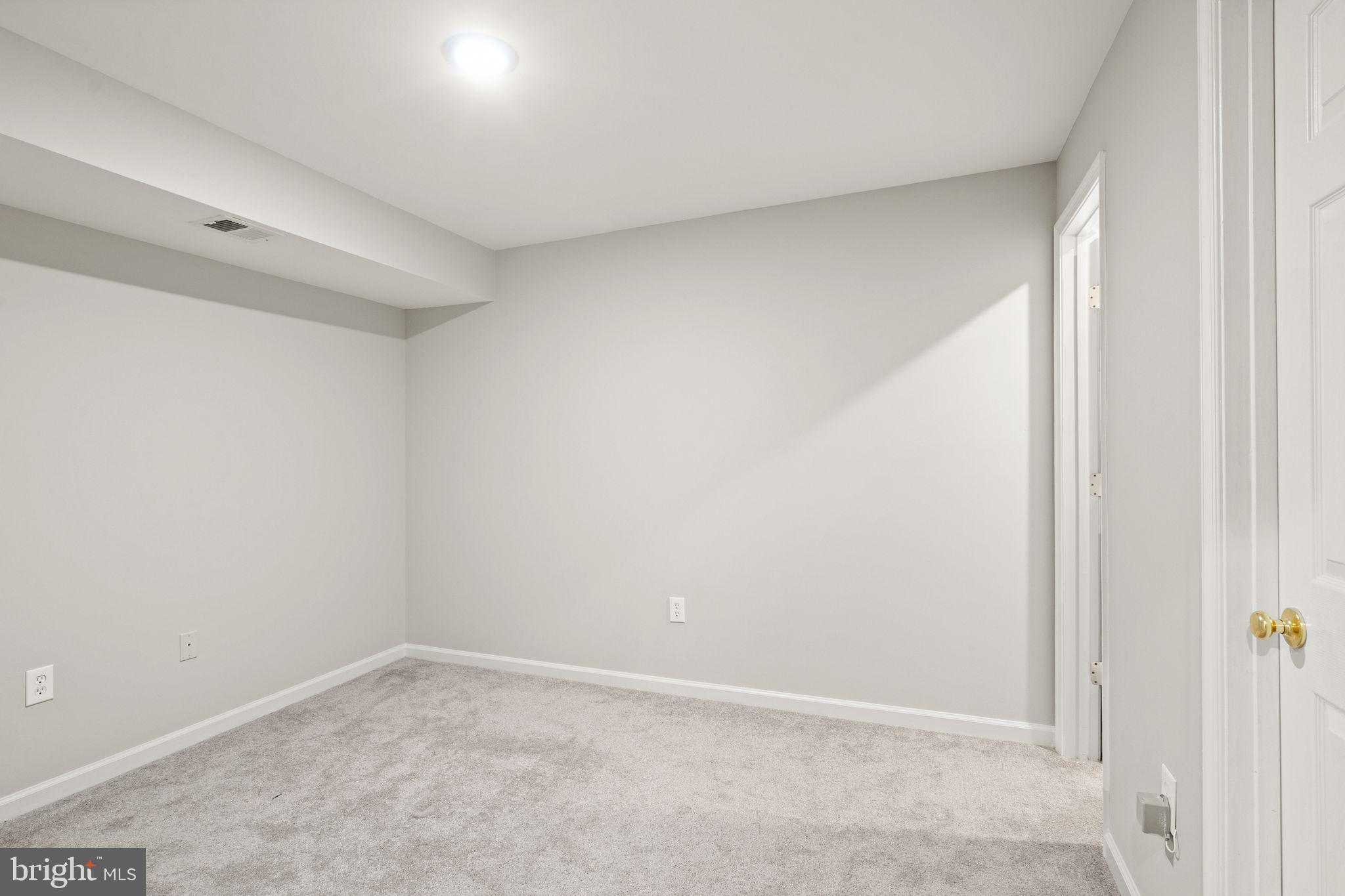 ASHBURN VILLAGE - Residential