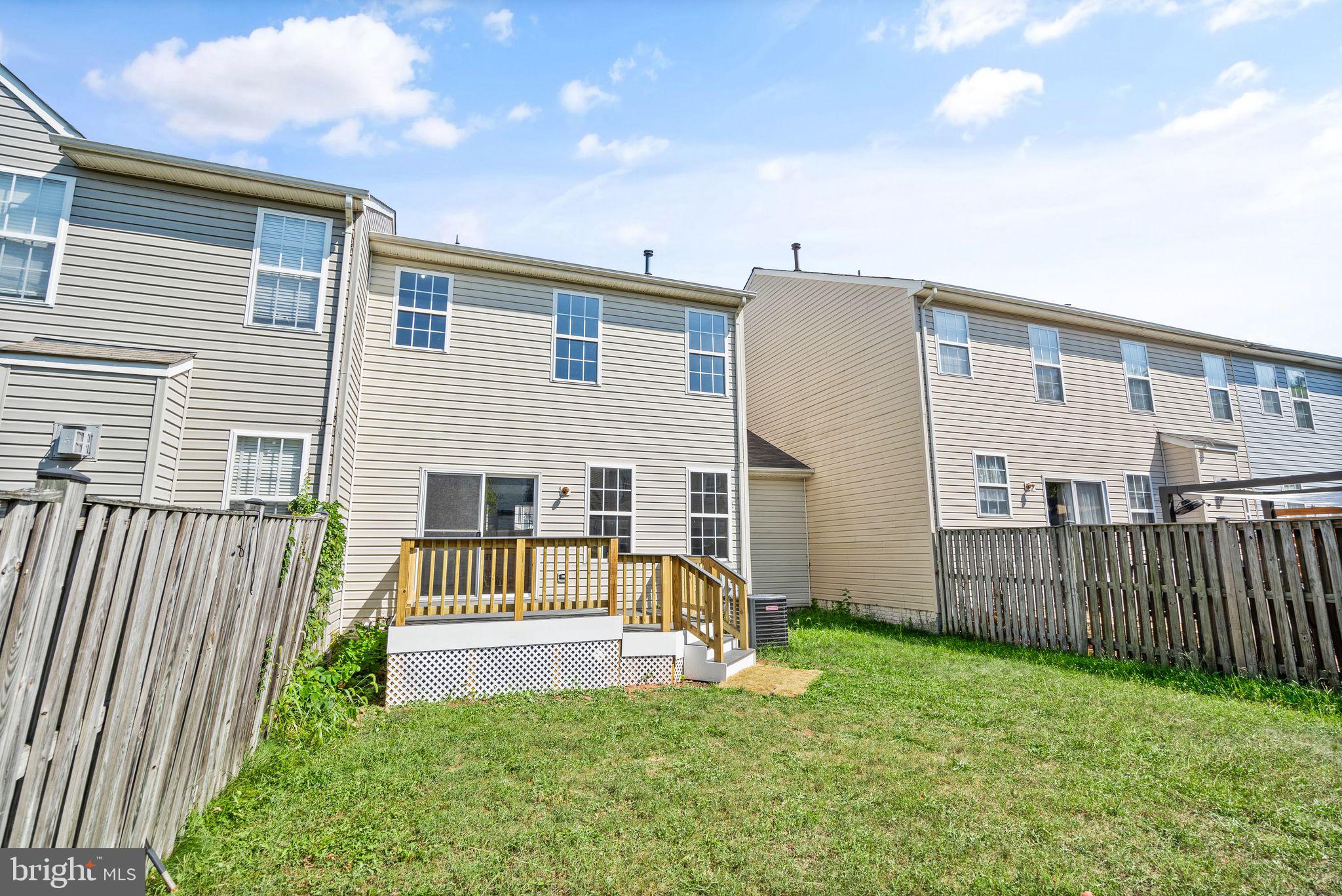 ASHBURN VILLAGE - Residential