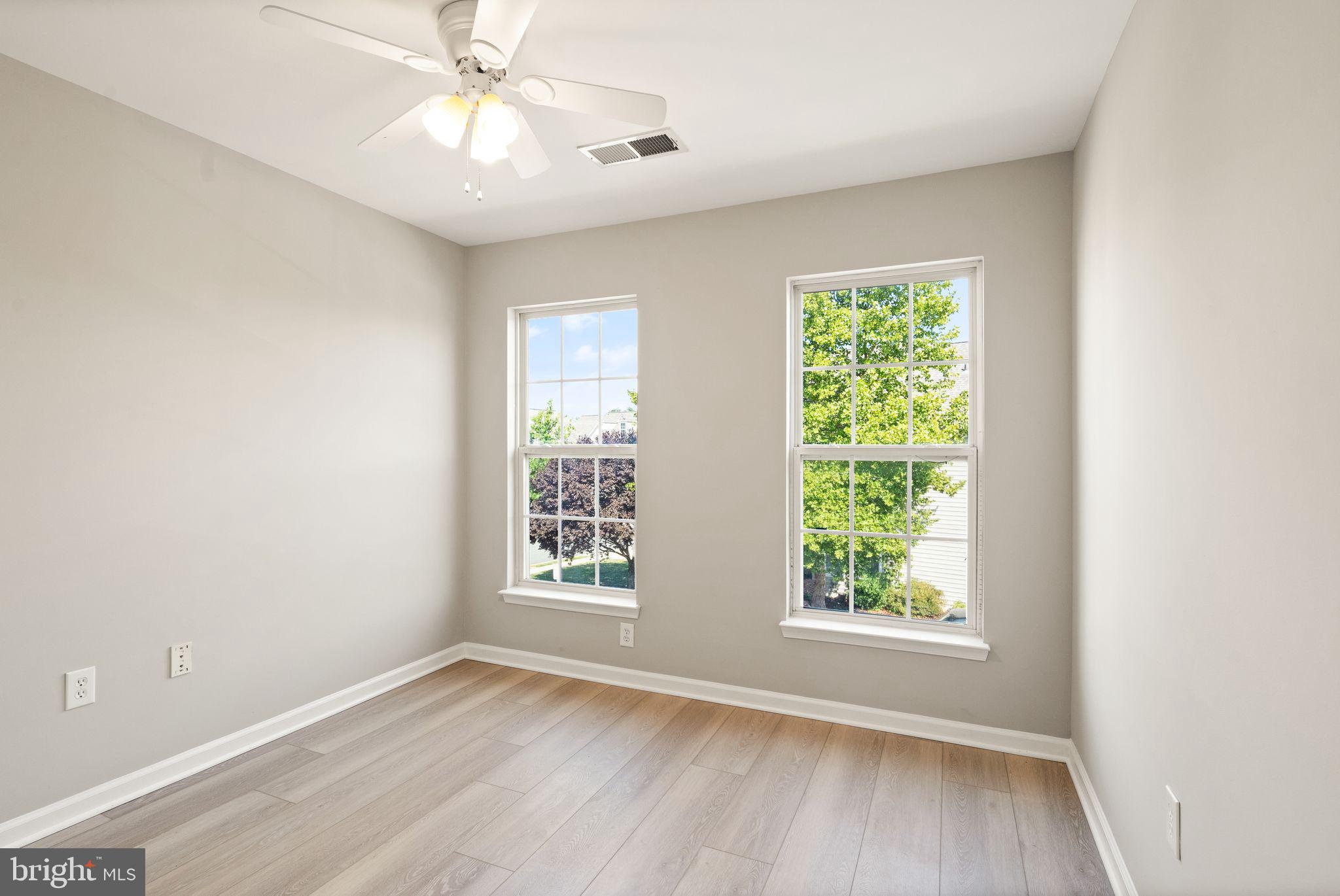 ASHBURN VILLAGE - Residential