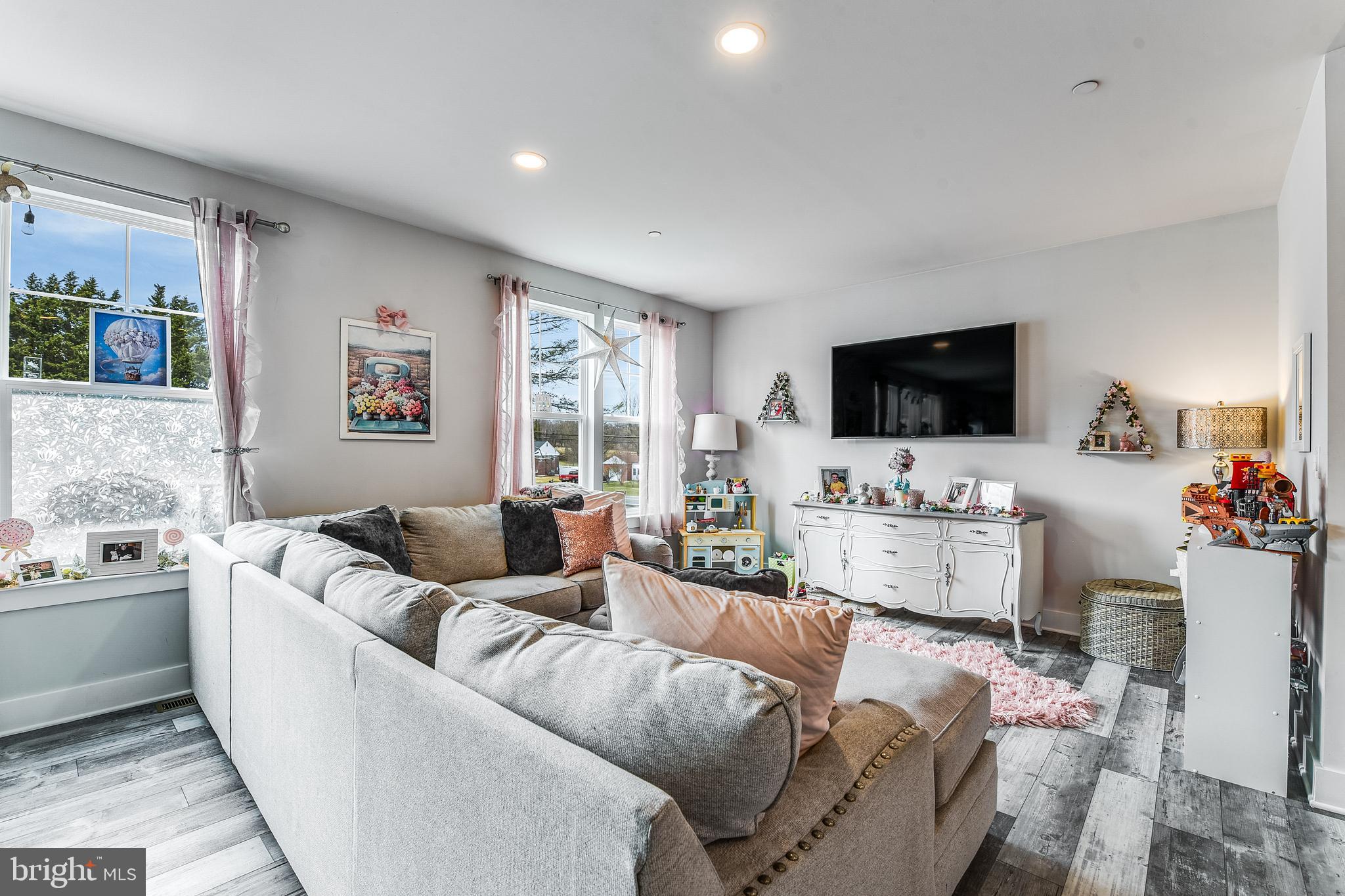 HAMILTON RESERVE - Residential