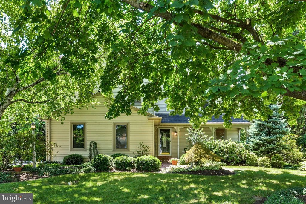 Photo of 265 S Homestead Drive, LANDISVILLE, PA 17538 (MLS # PALA2090876)