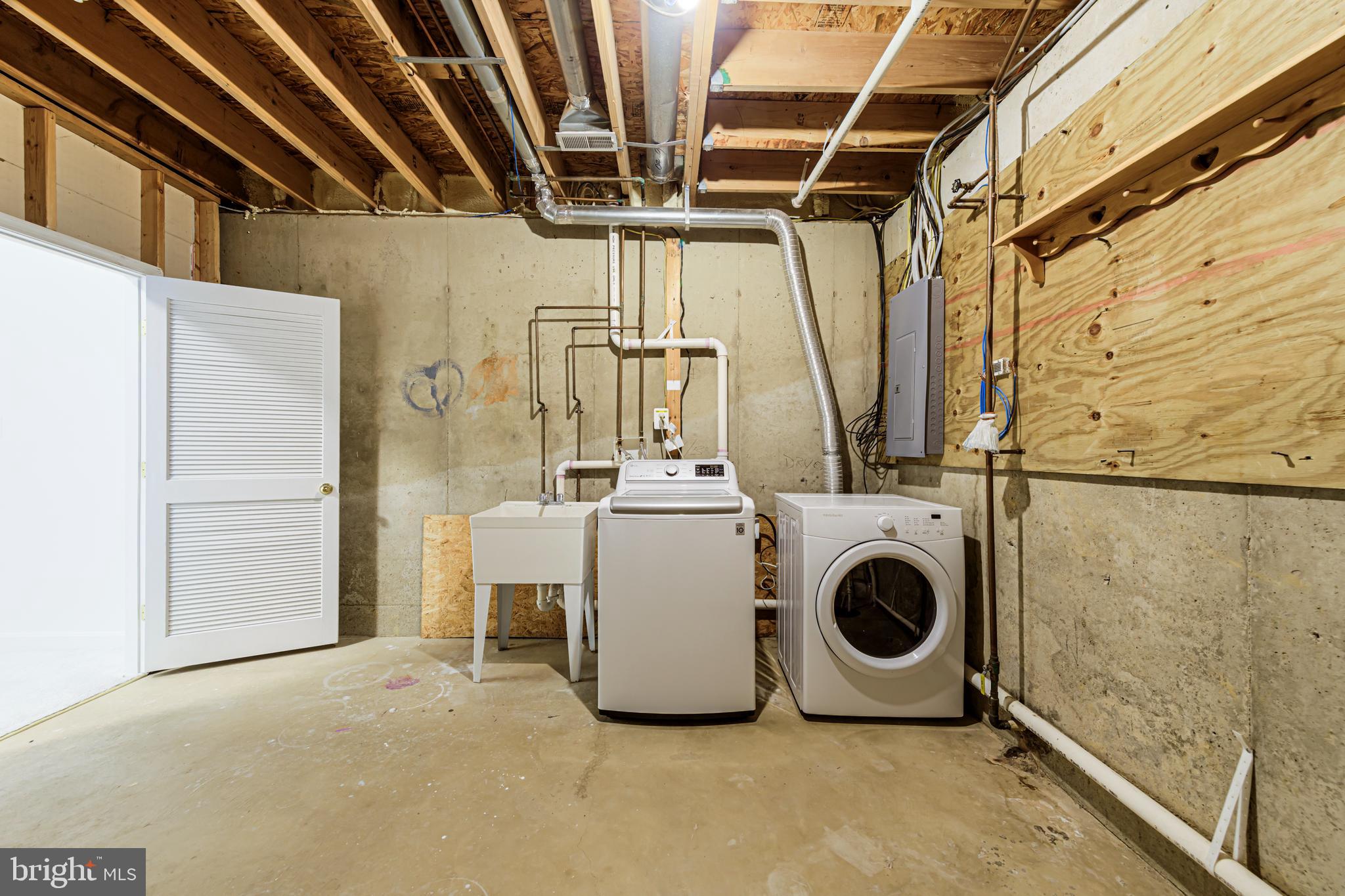 GREEN VALLEY - Residential Lease