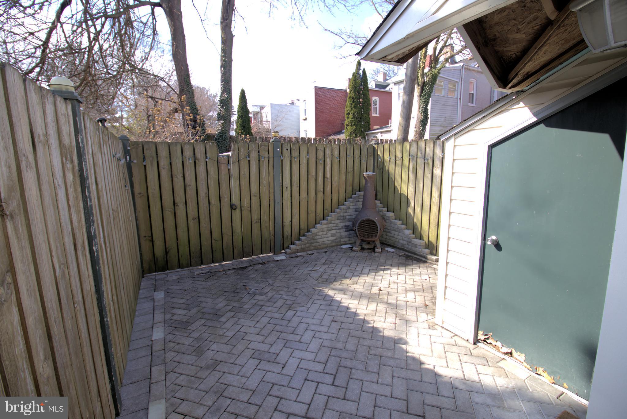 CHESTNUT HILL - Residential