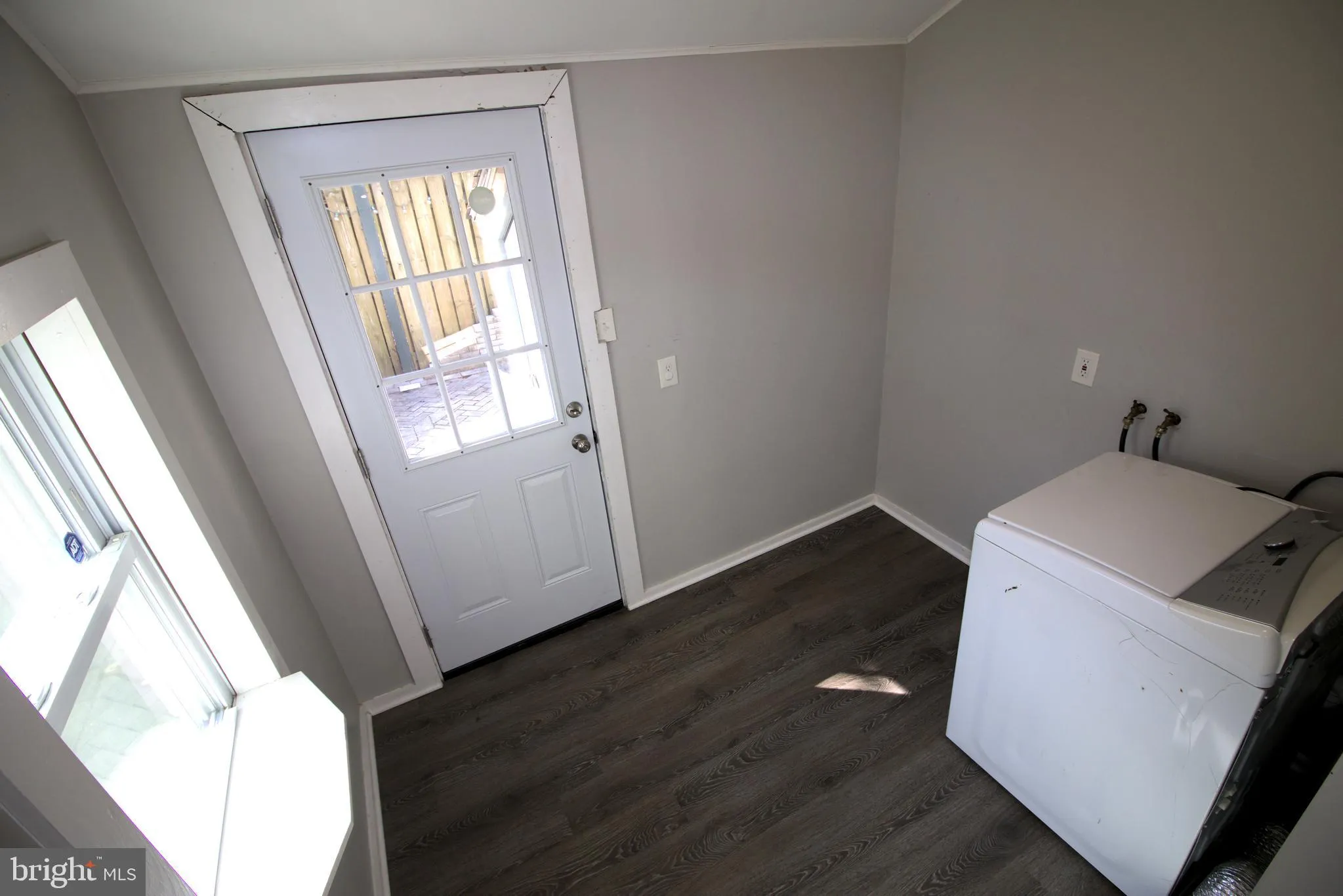 Lancaster, Pennsylvania 17603, United States, 2 Bedrooms Bedrooms, ,1 BathroomBathrooms,Residential,Pending,100724