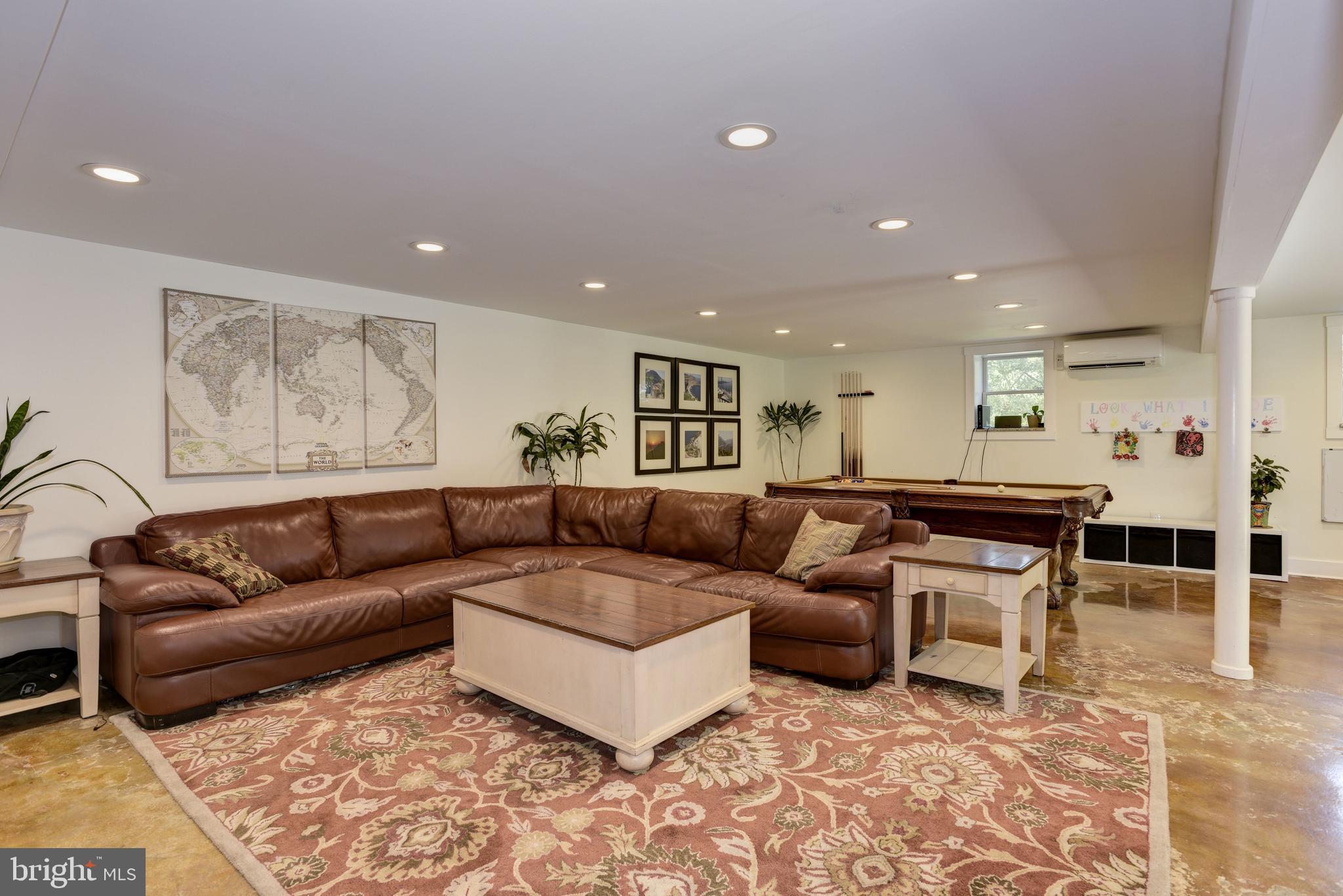 MOUNT HEBRON - Residential