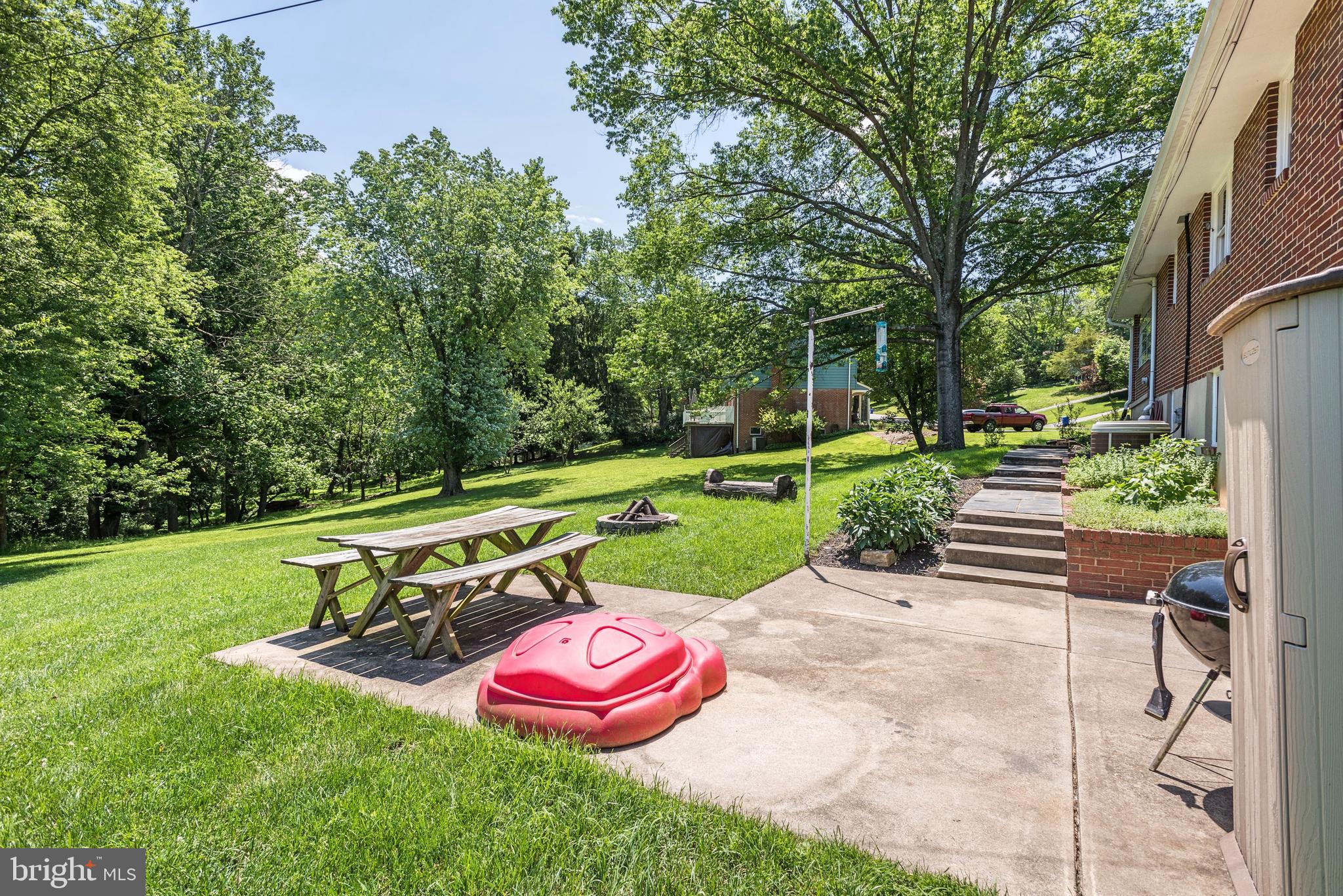 MOUNT HEBRON - Residential