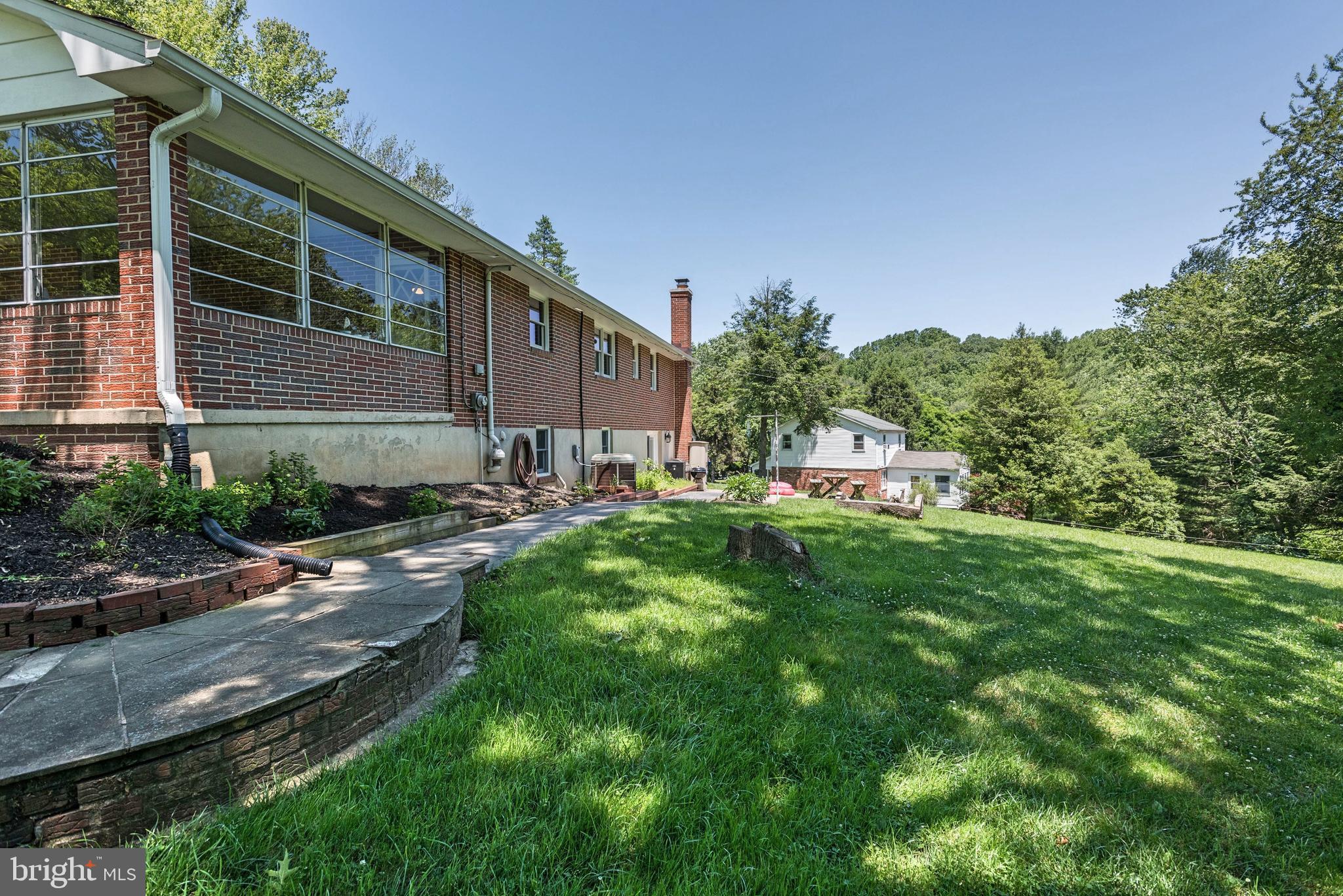 MOUNT HEBRON - Residential