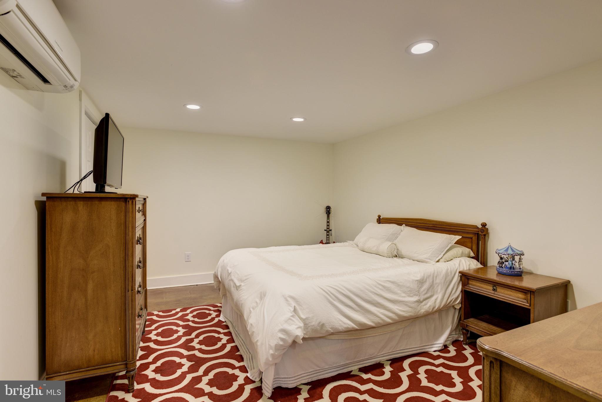 MOUNT HEBRON - Residential