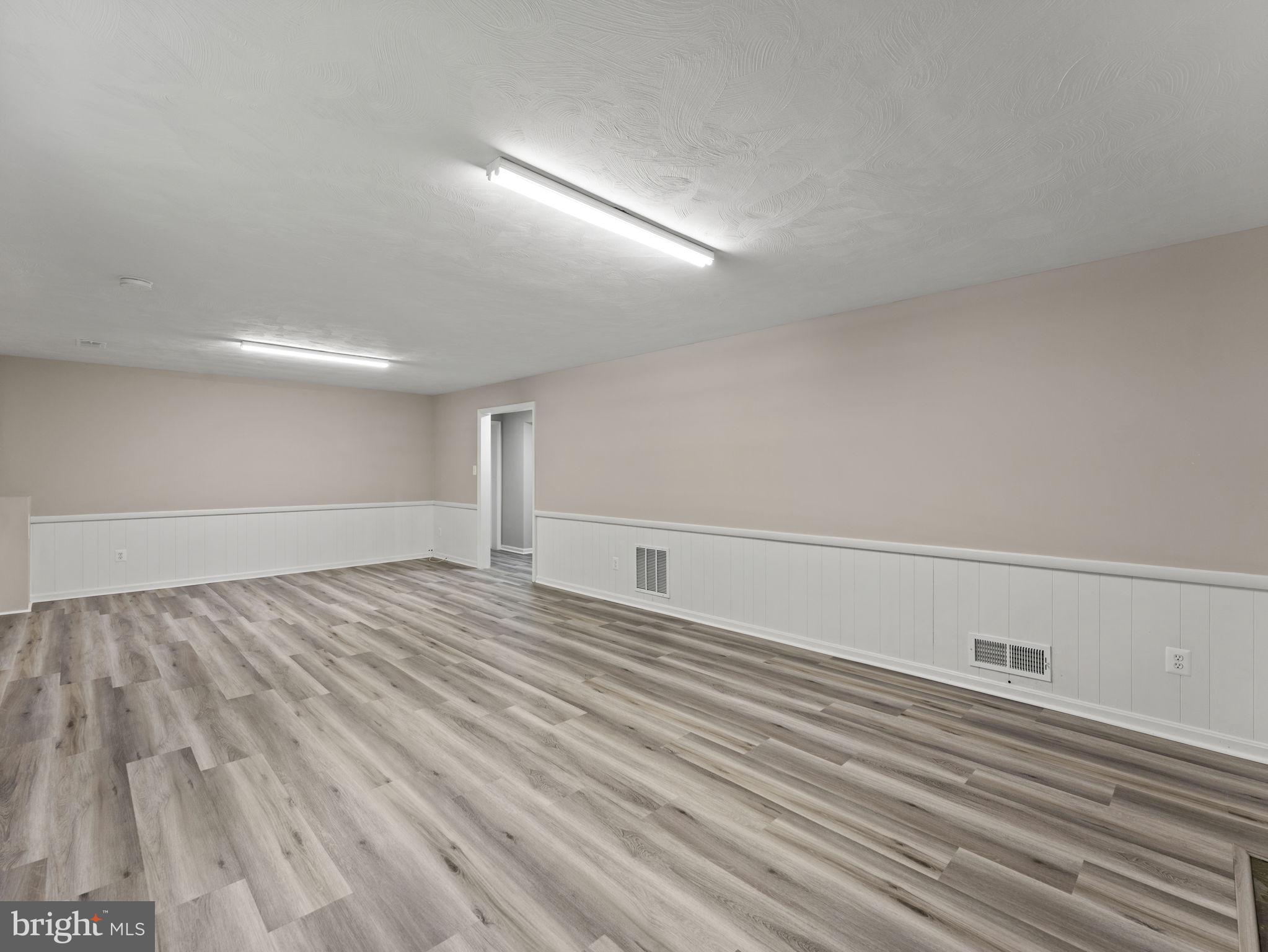 MADISON MANOR - Residential Lease