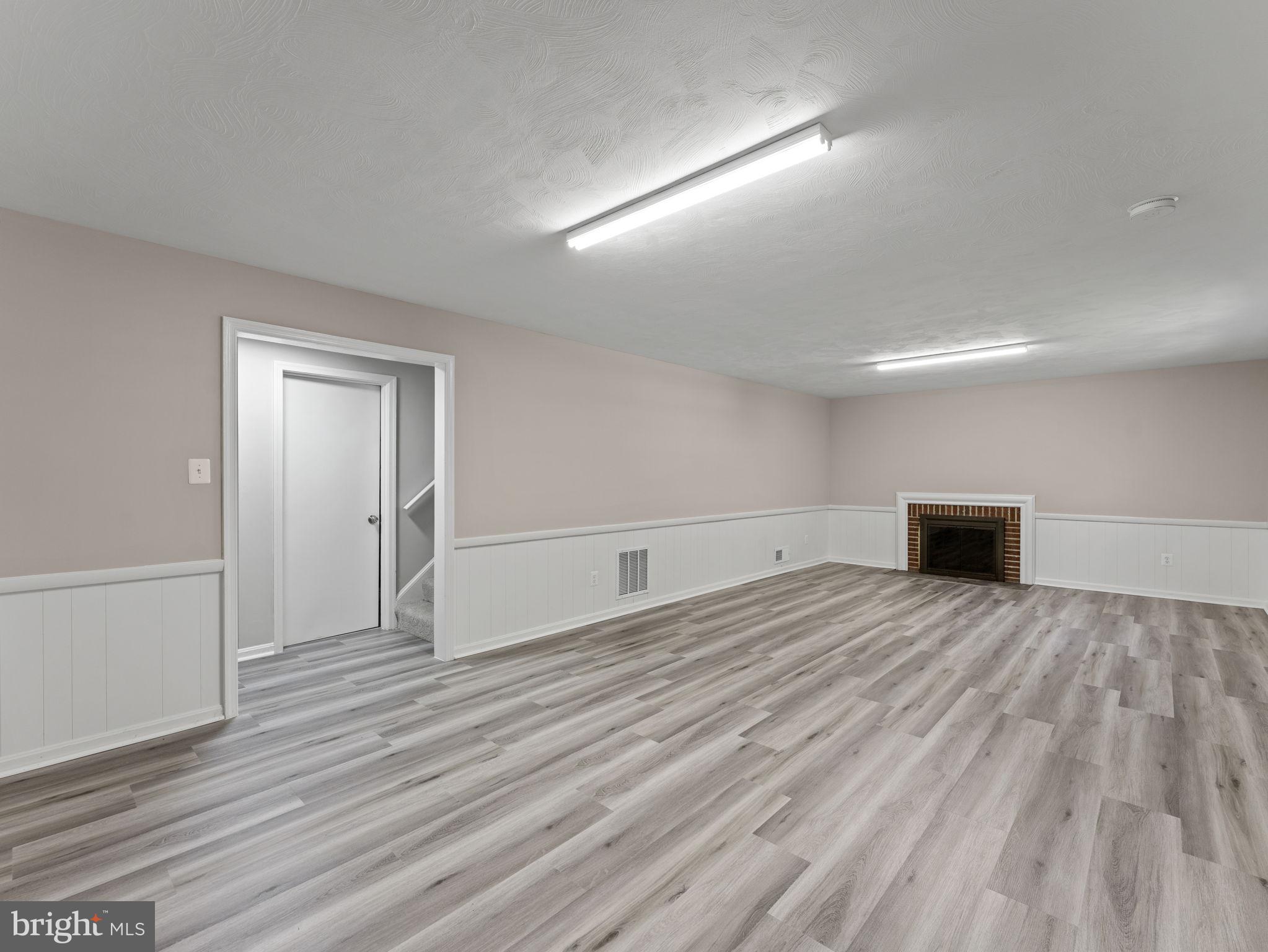 MADISON MANOR - Residential Lease