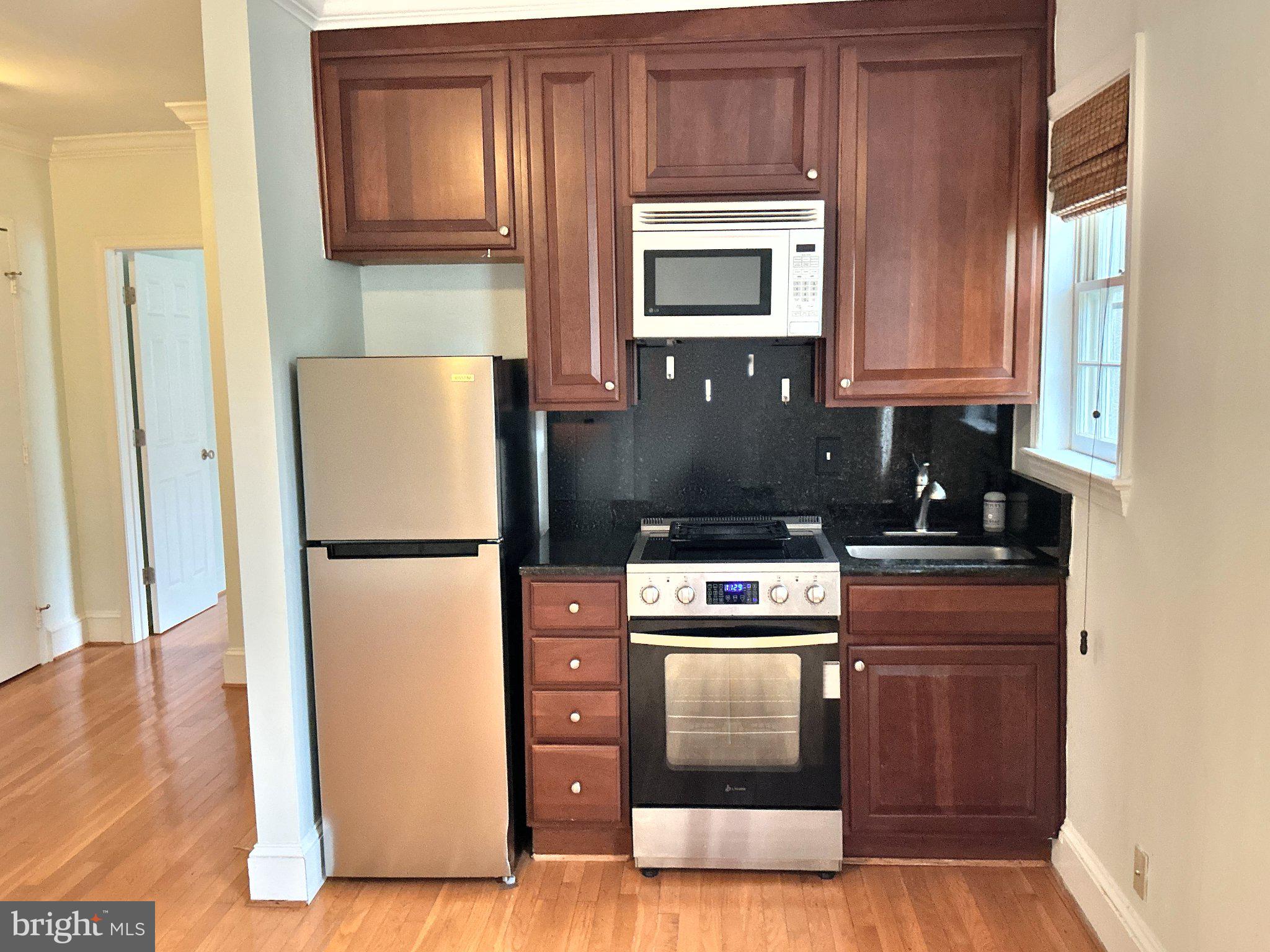 3520 3520 W PL NW NW 202