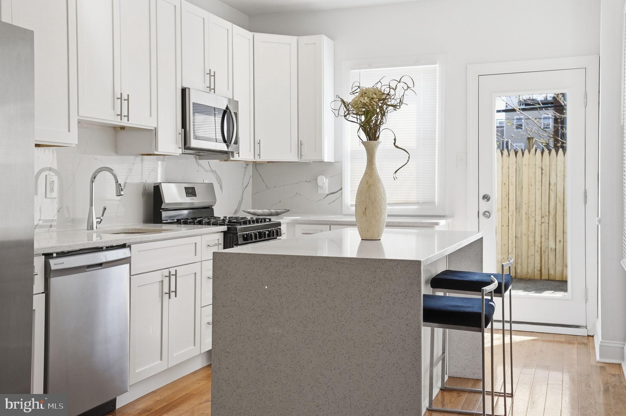 POINT BREEZE - Residential