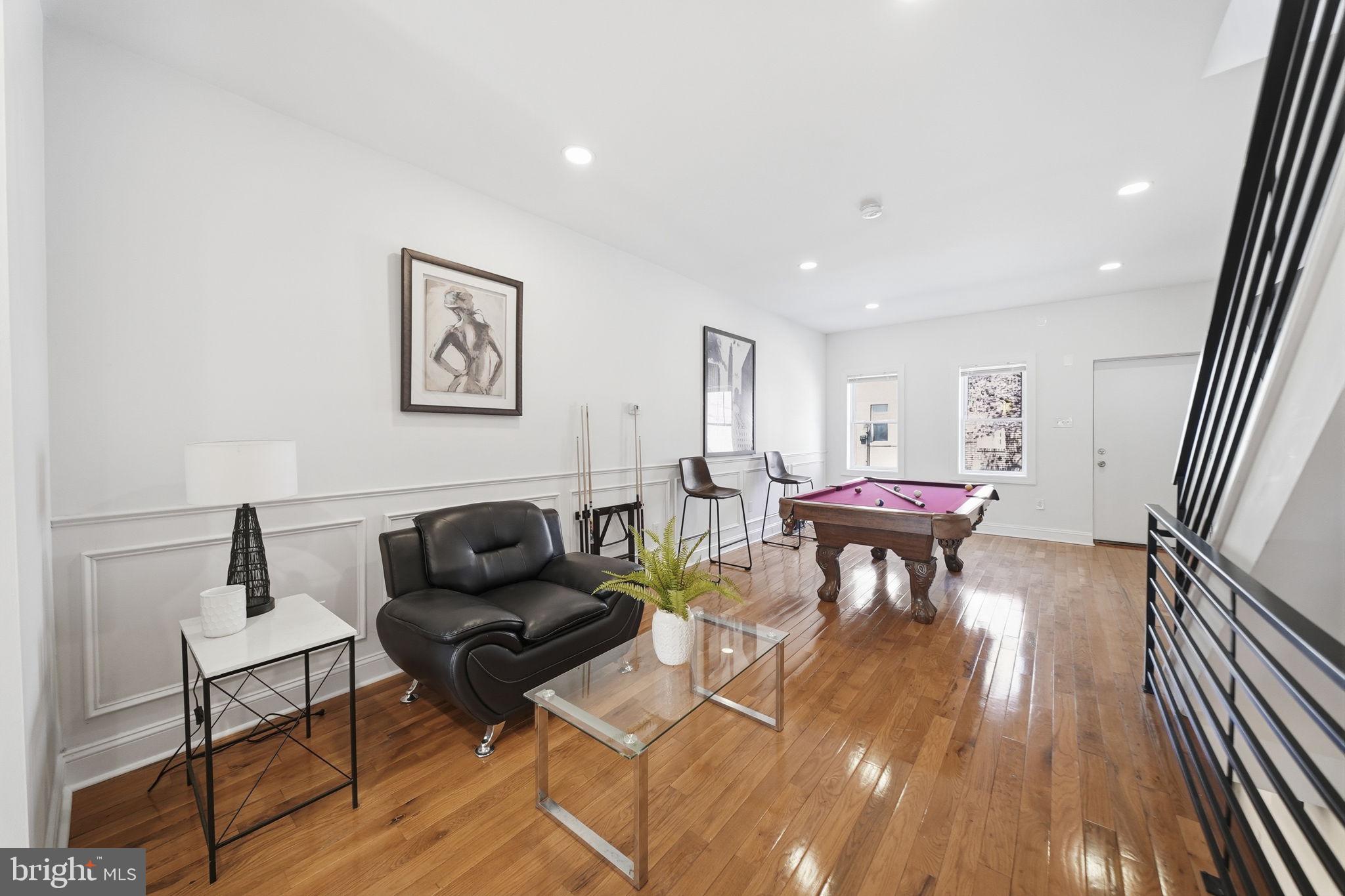 POINT BREEZE - Residential