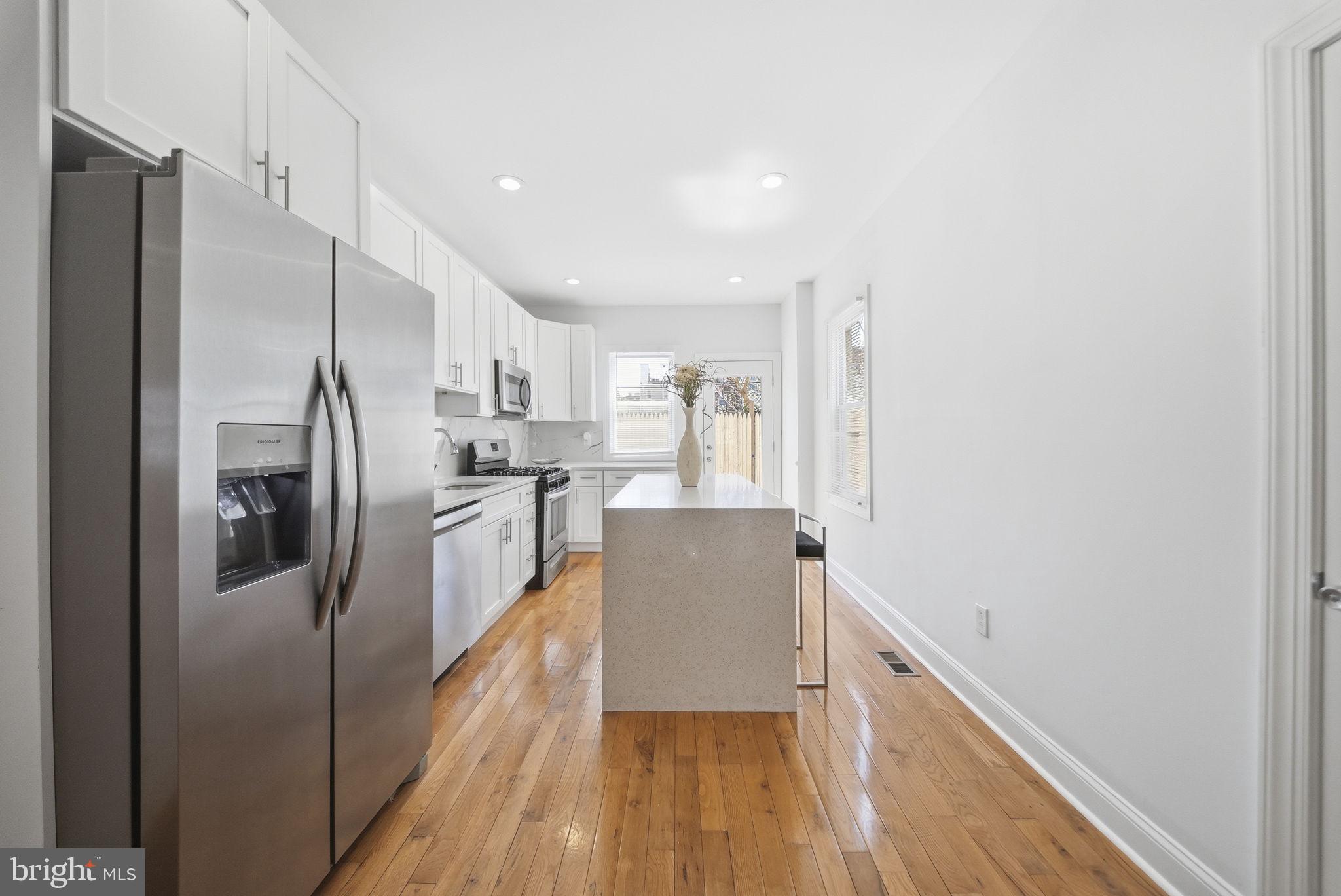 POINT BREEZE - Residential