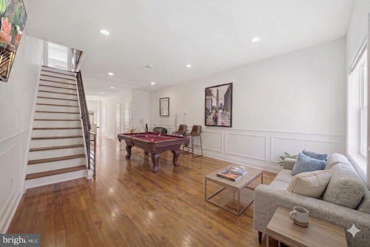 POINT BREEZE - Residential