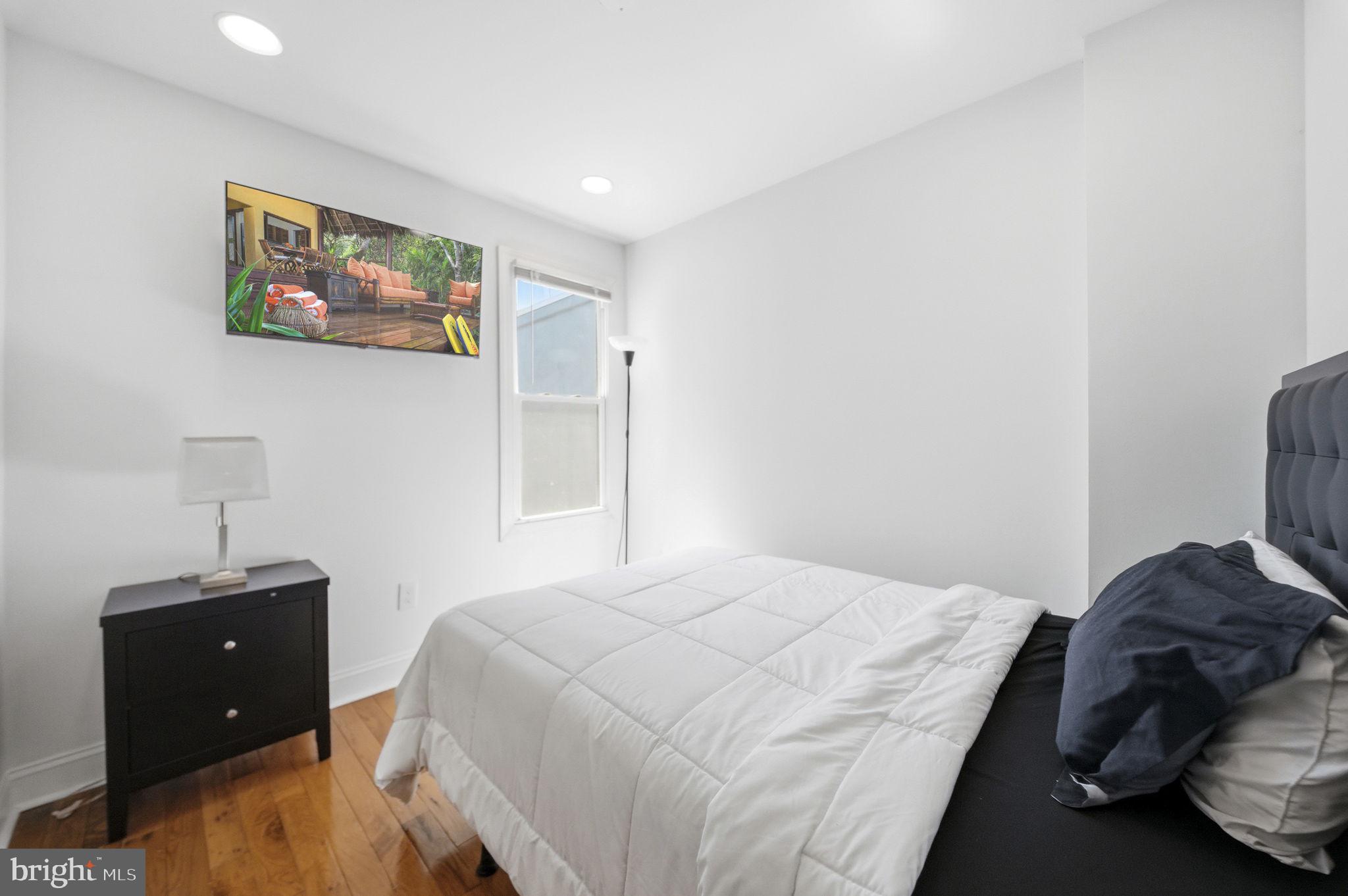 POINT BREEZE - Residential