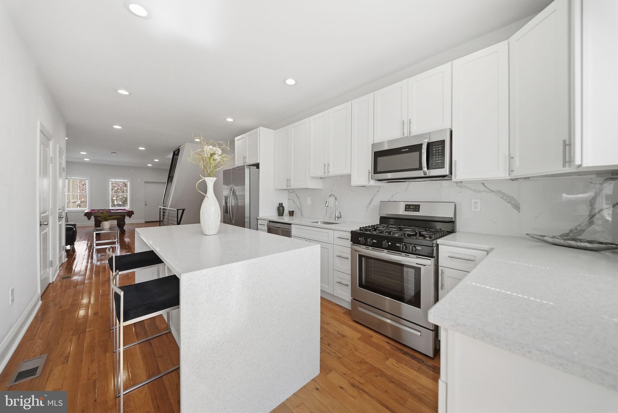 POINT BREEZE - Residential