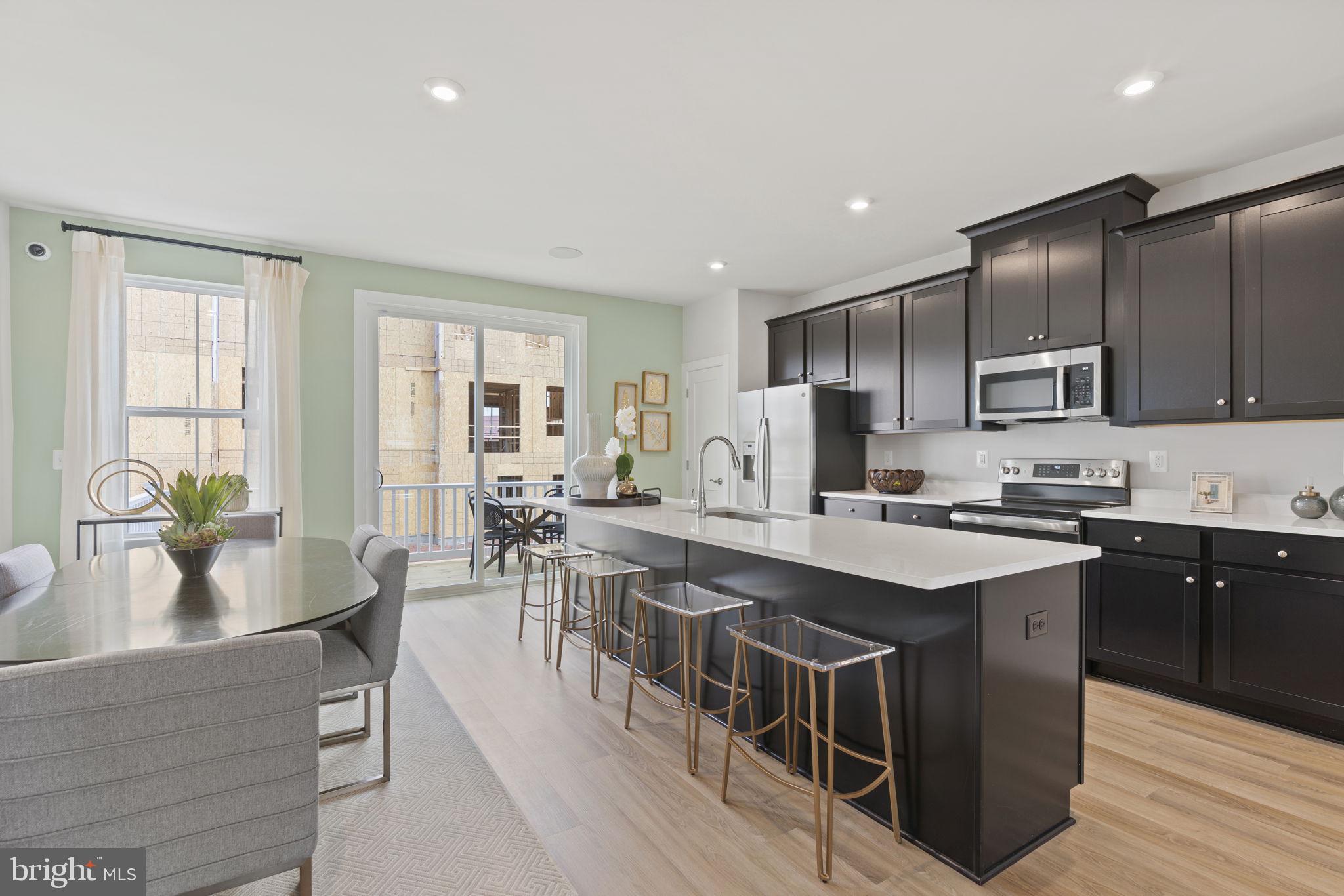 BRADLEY SQUARE - Residential