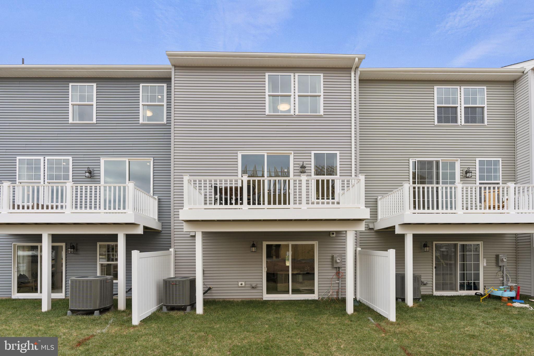 BRADLEY SQUARE - Residential