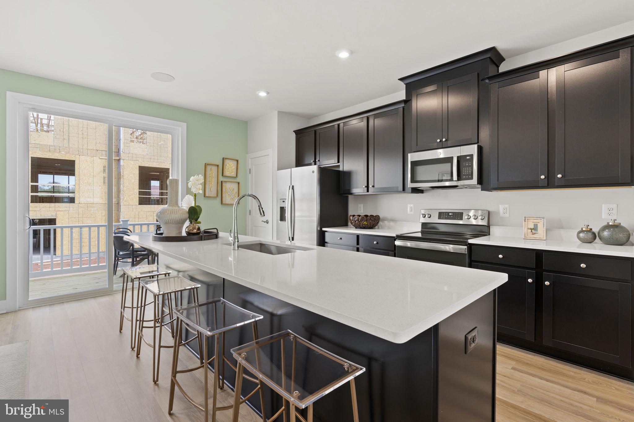 BRADLEY SQUARE - Residential