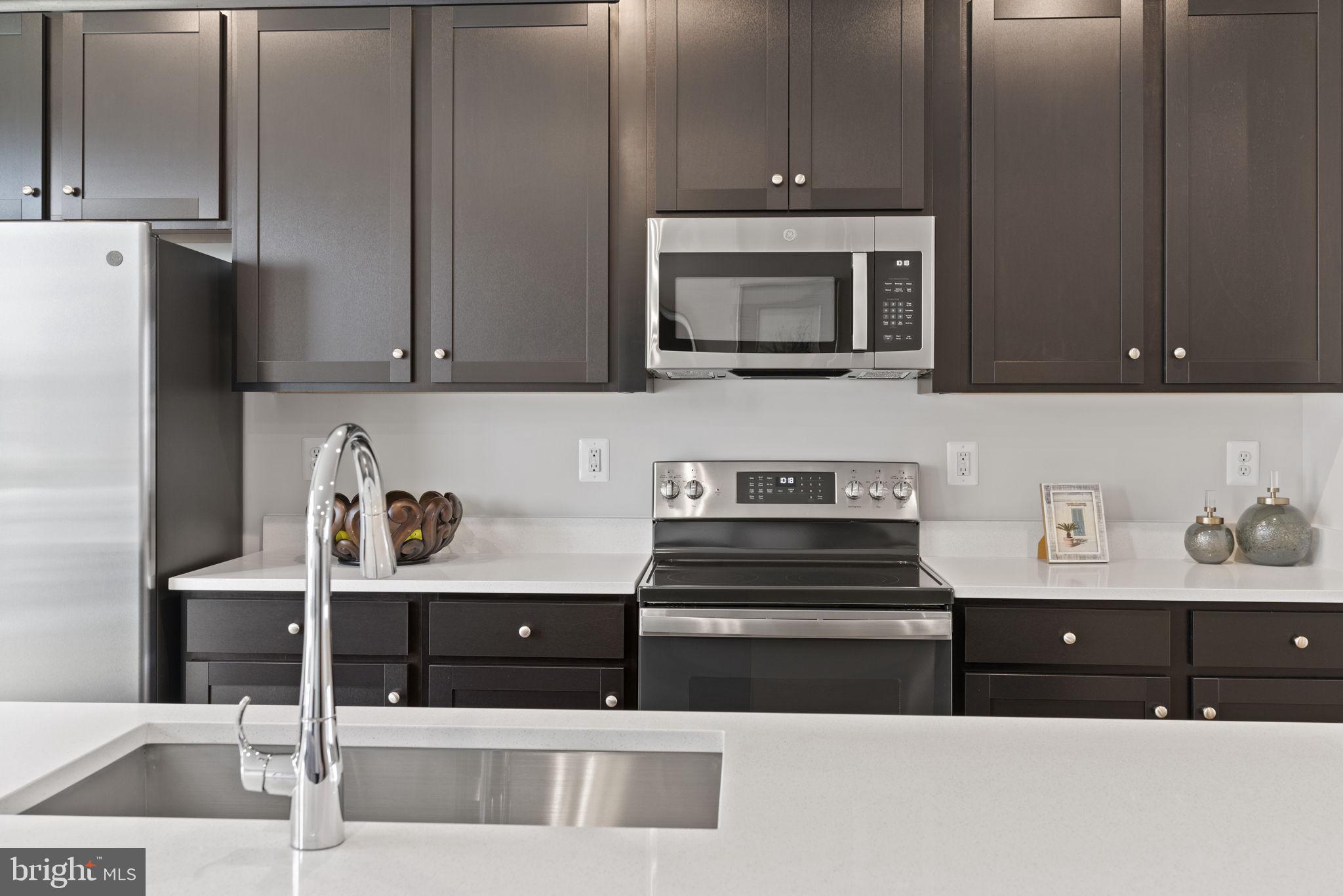 BRADLEY SQUARE - Residential