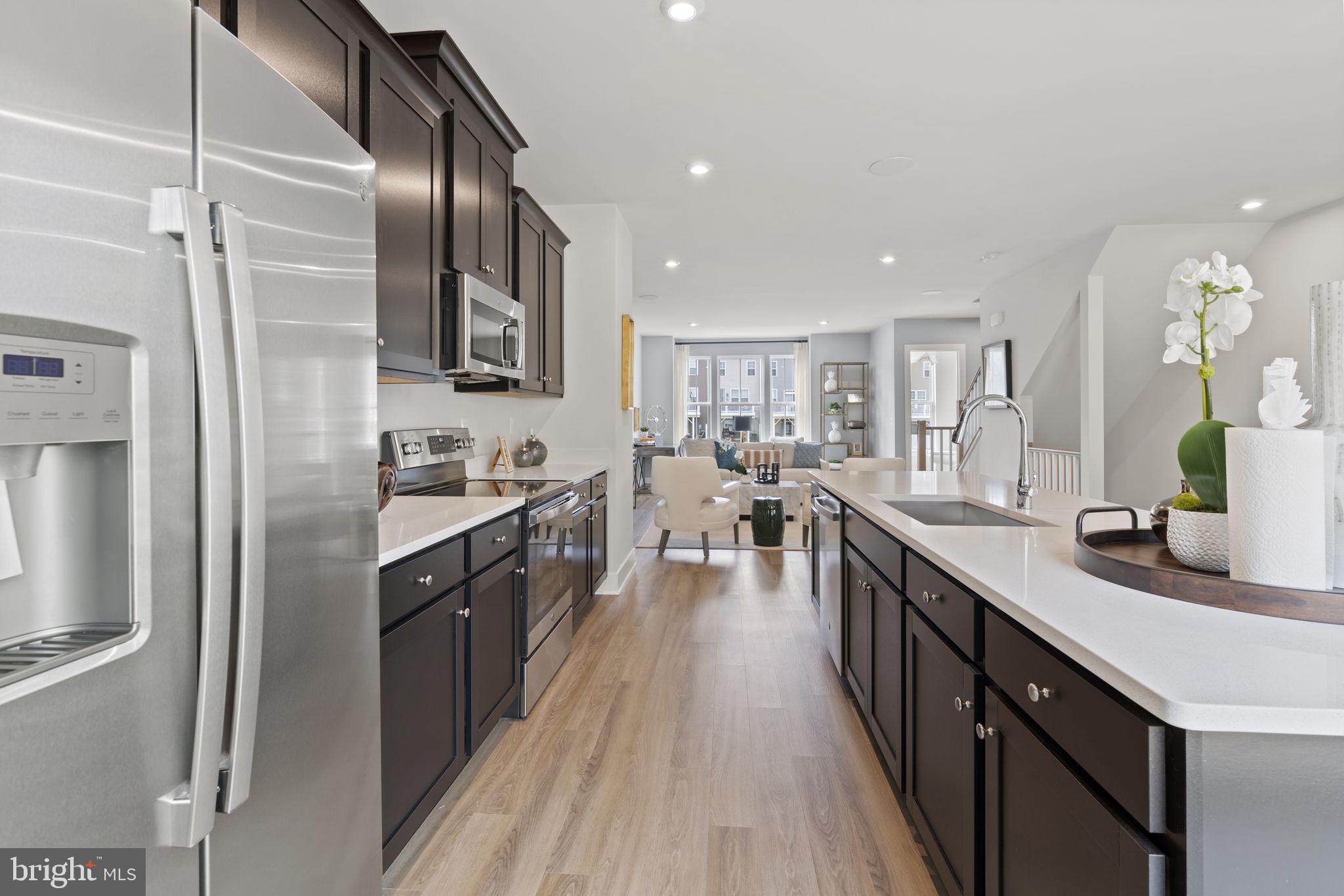 BRADLEY SQUARE - Residential