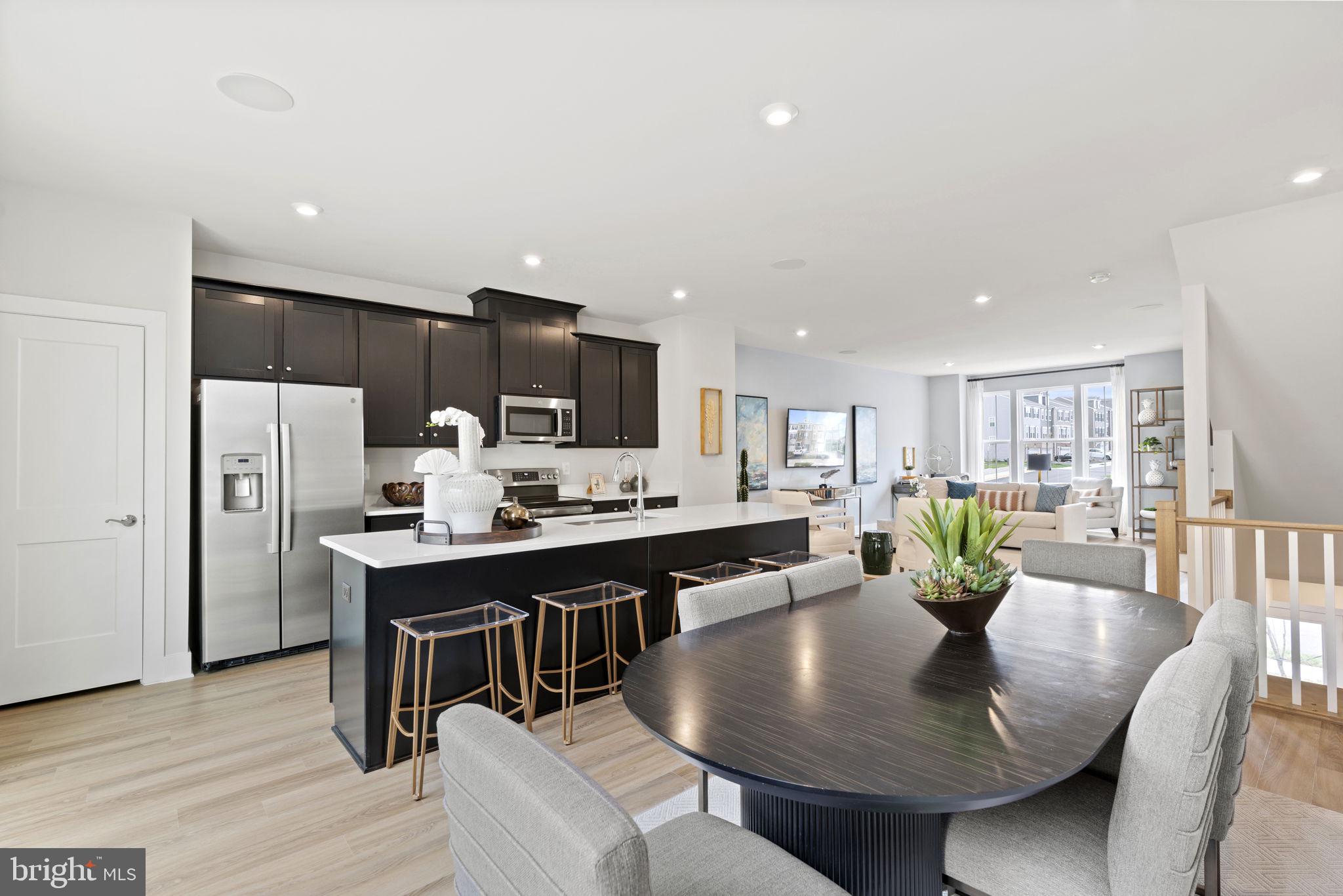 BRADLEY SQUARE - Residential