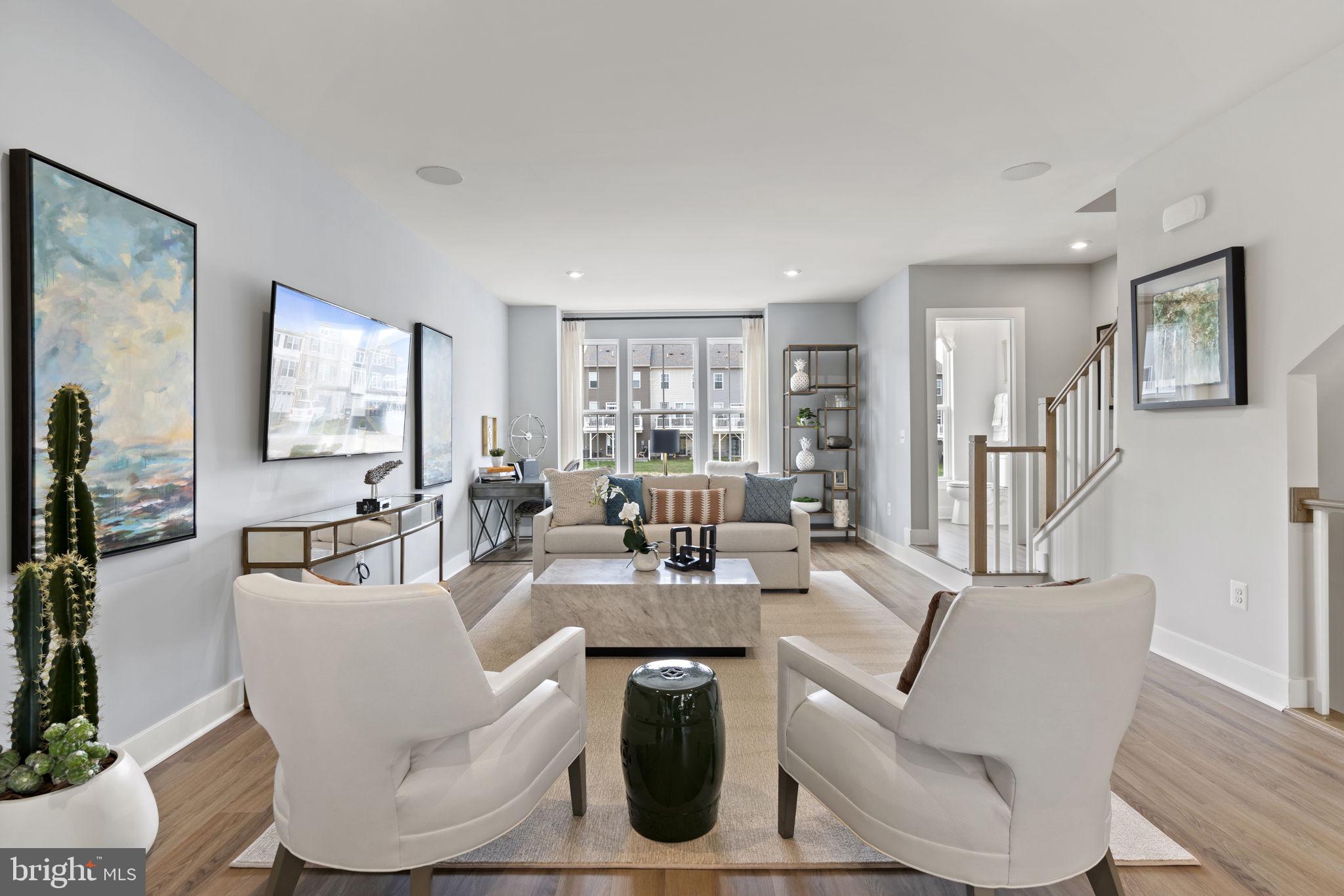 BRADLEY SQUARE - Residential