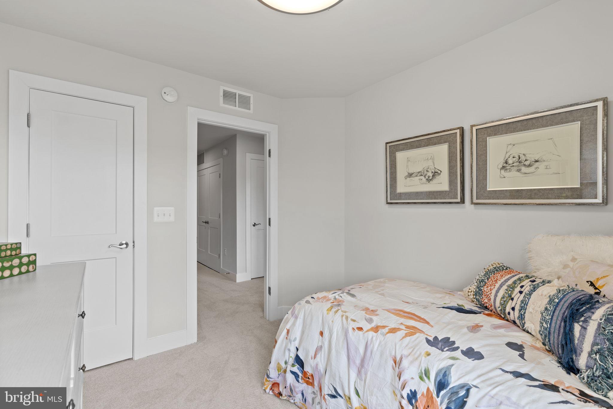 BRADLEY SQUARE - Residential