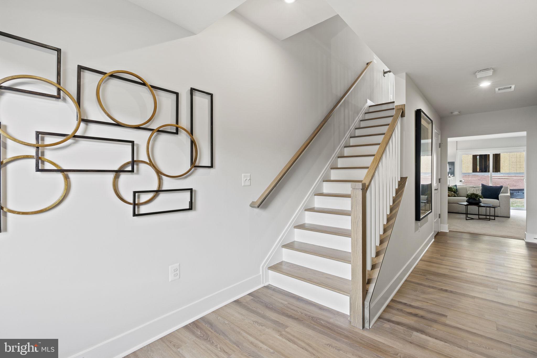 BRADLEY SQUARE - Residential