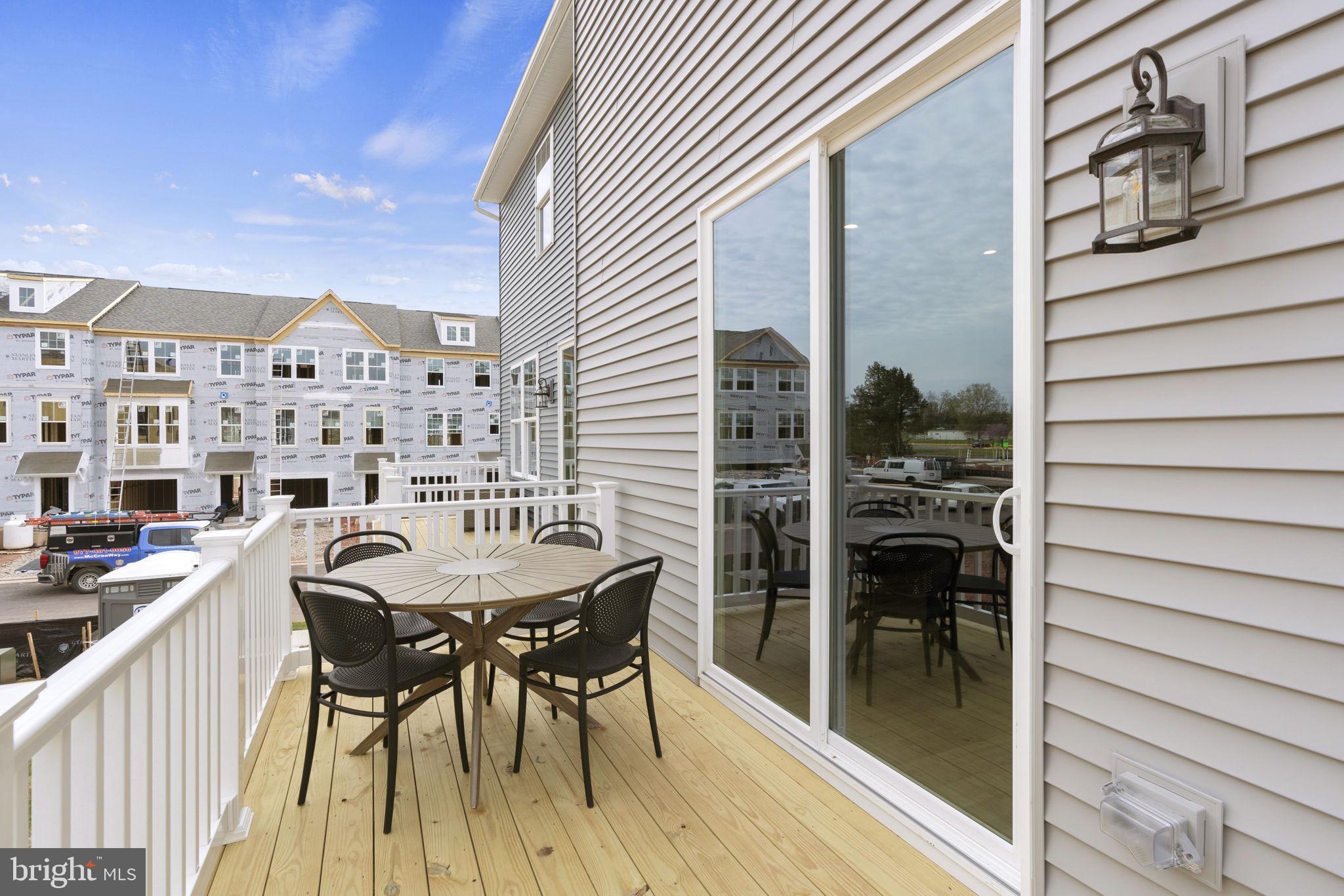 BRADLEY SQUARE - Residential