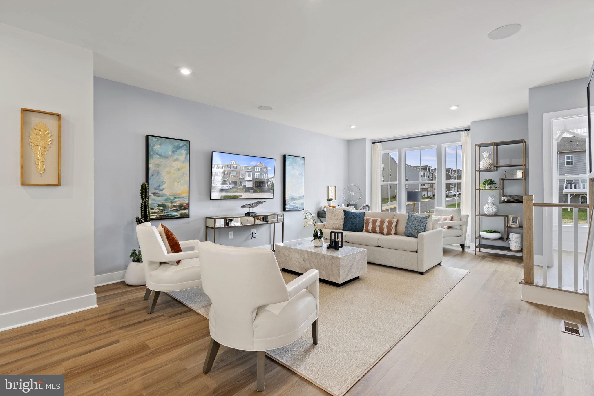 BRADLEY SQUARE - Residential