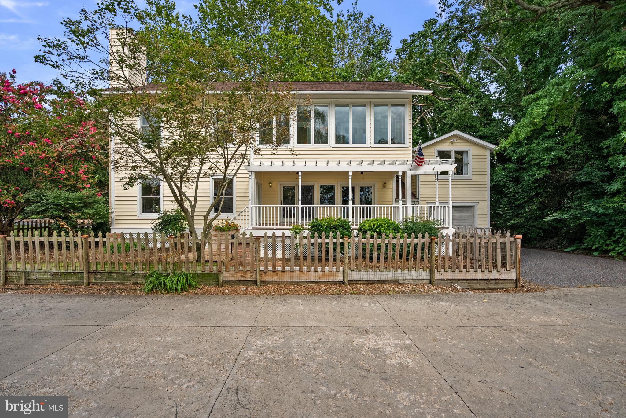 7 RIVERVIEW ROAD