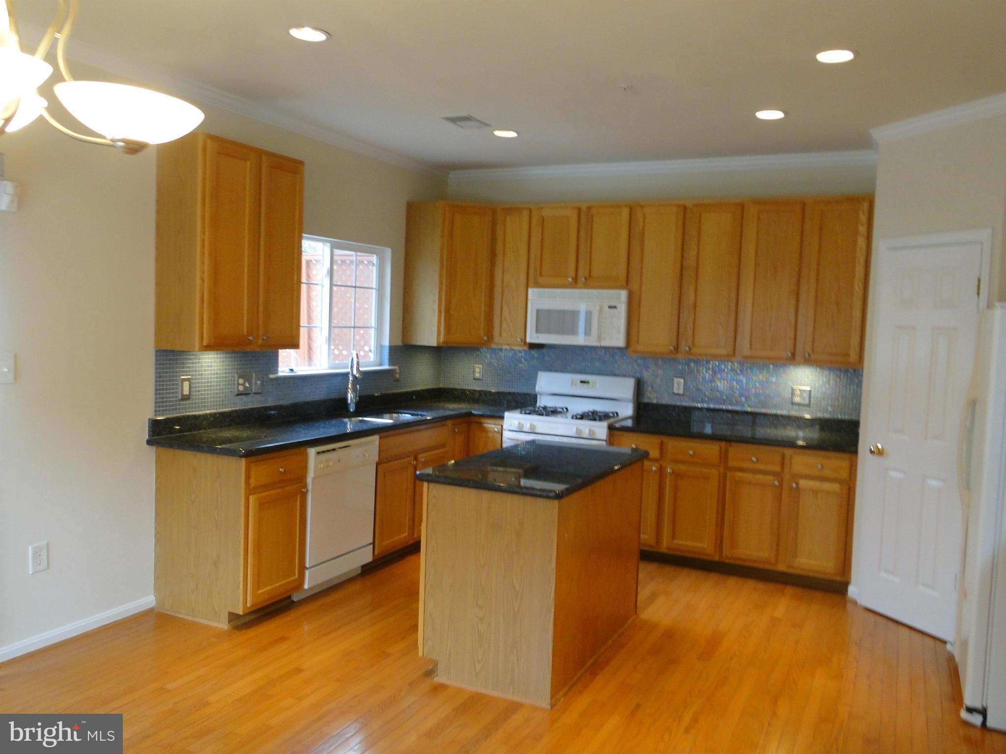 HEATHER GLEN MANOR - Residential Lease