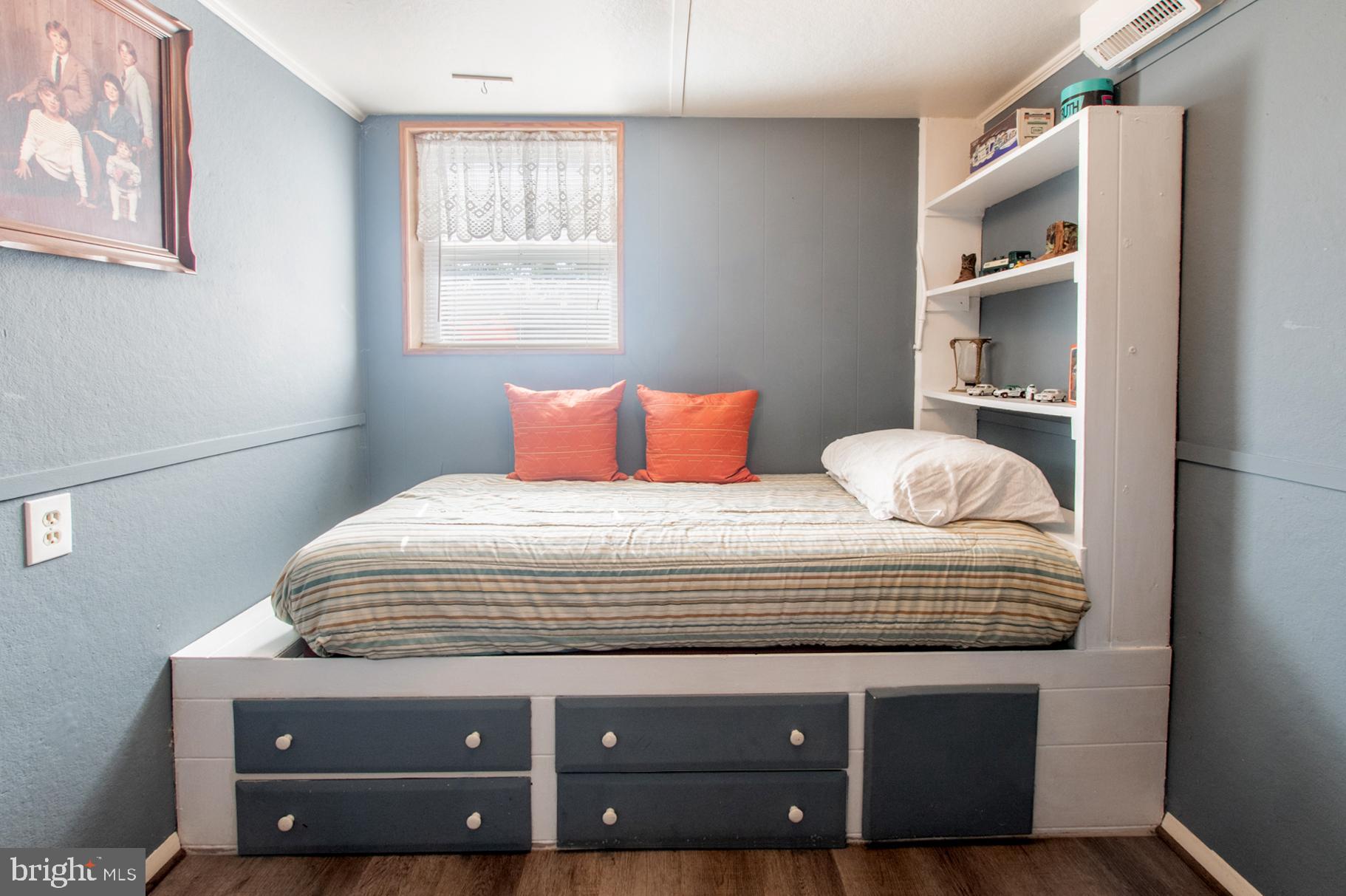 LAKEVIEW - Residential