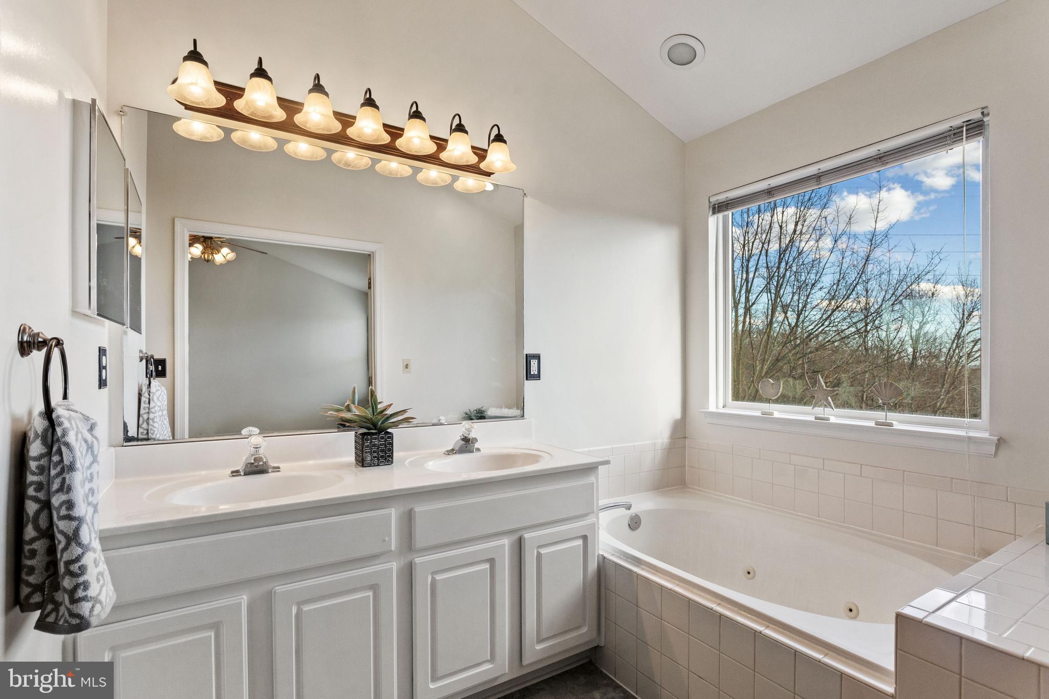 KINGSTOWNE - Residential